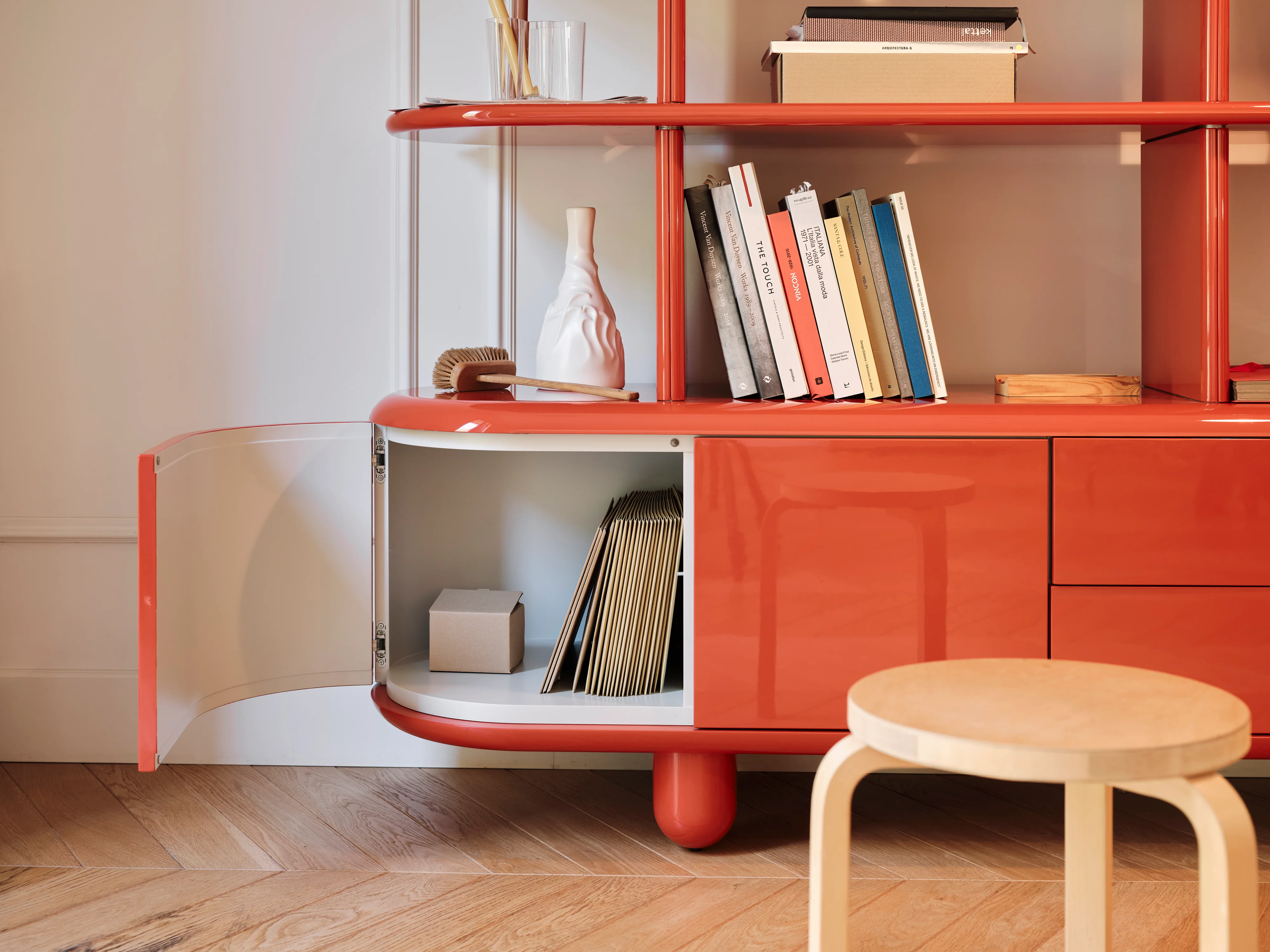 Explorer Shelving System - 4 Doors with 2 Drawers - Image 9