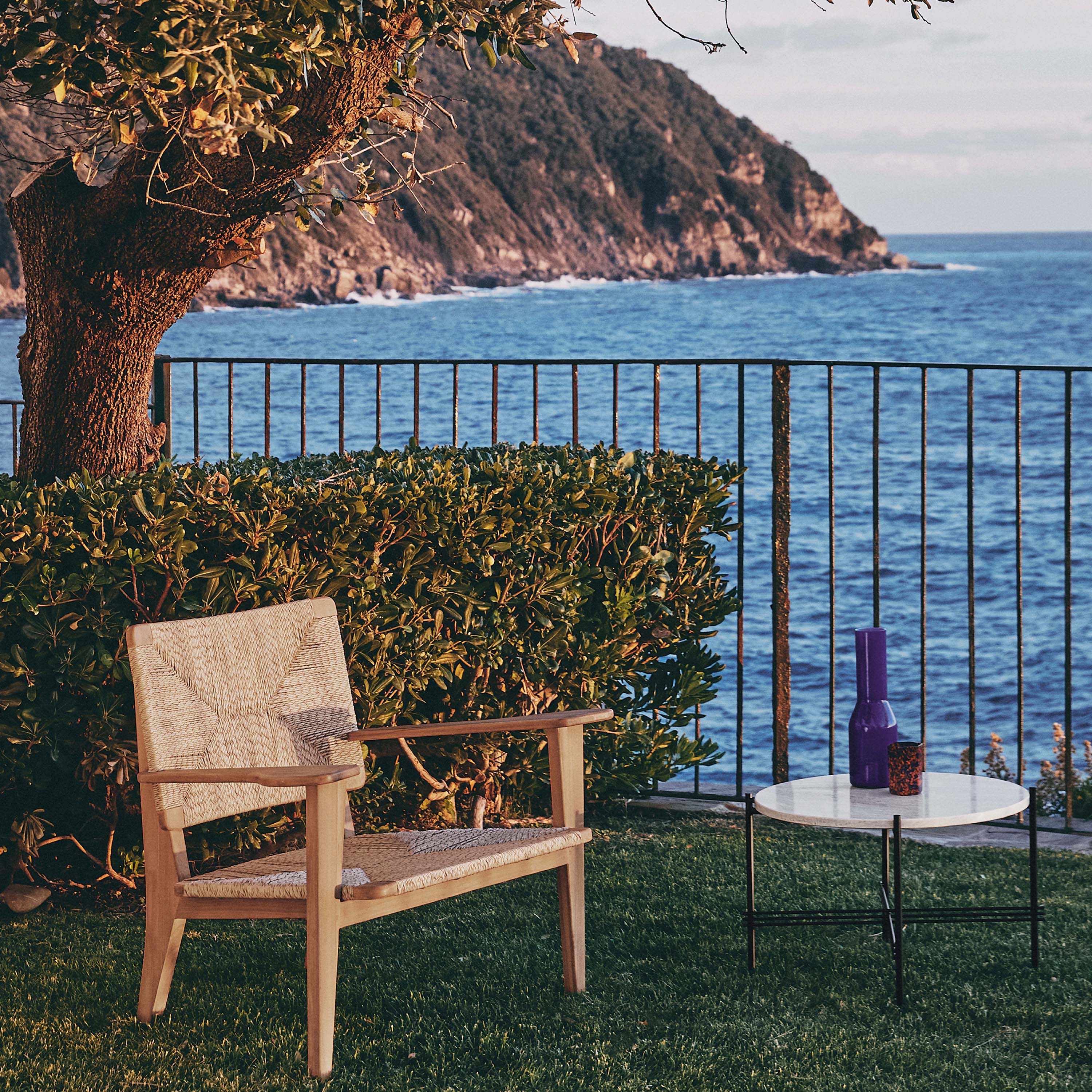 F-Chair Outdoor Lounge Chair - Image 4