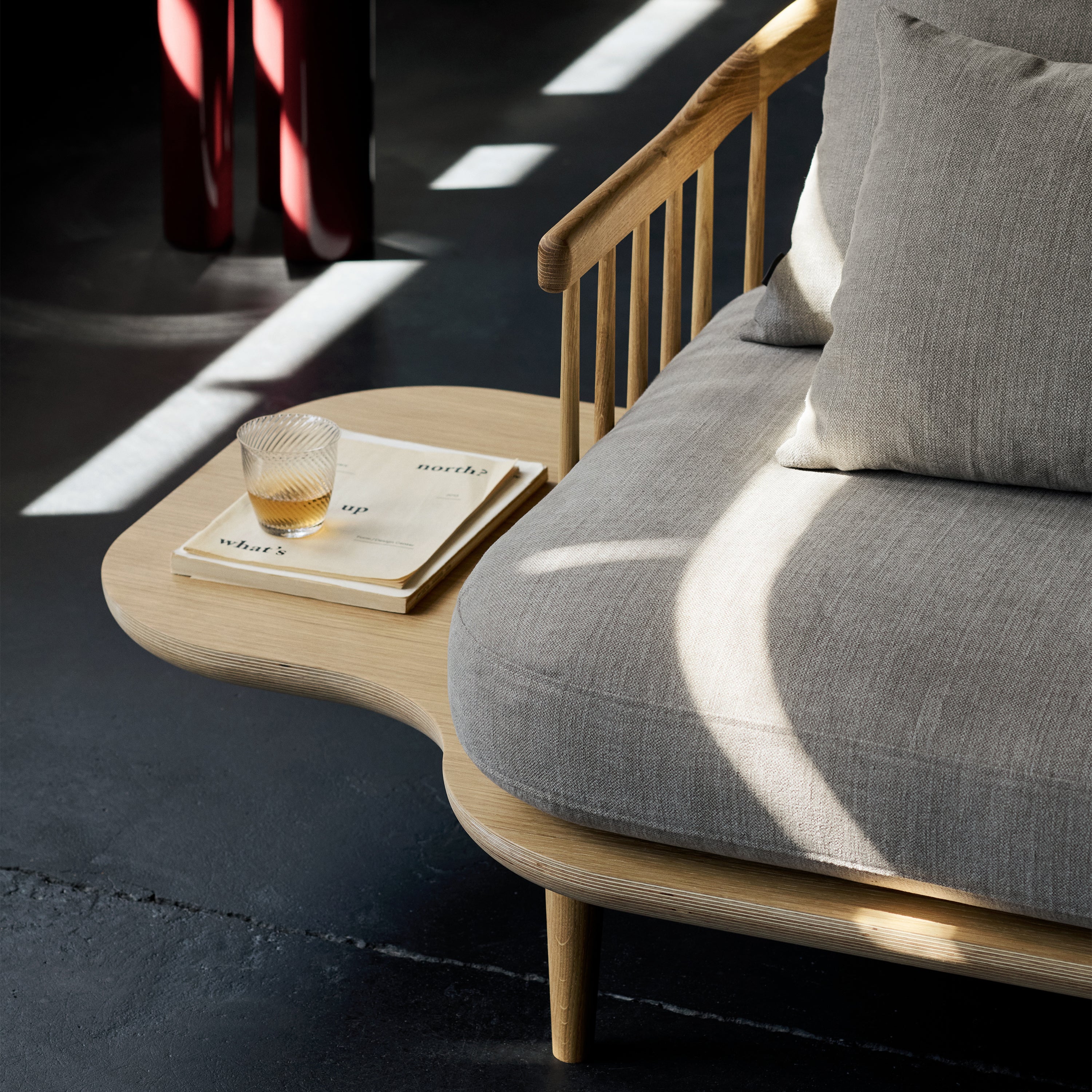 Fly 2-Seater Sofa with Leaf - Image 9