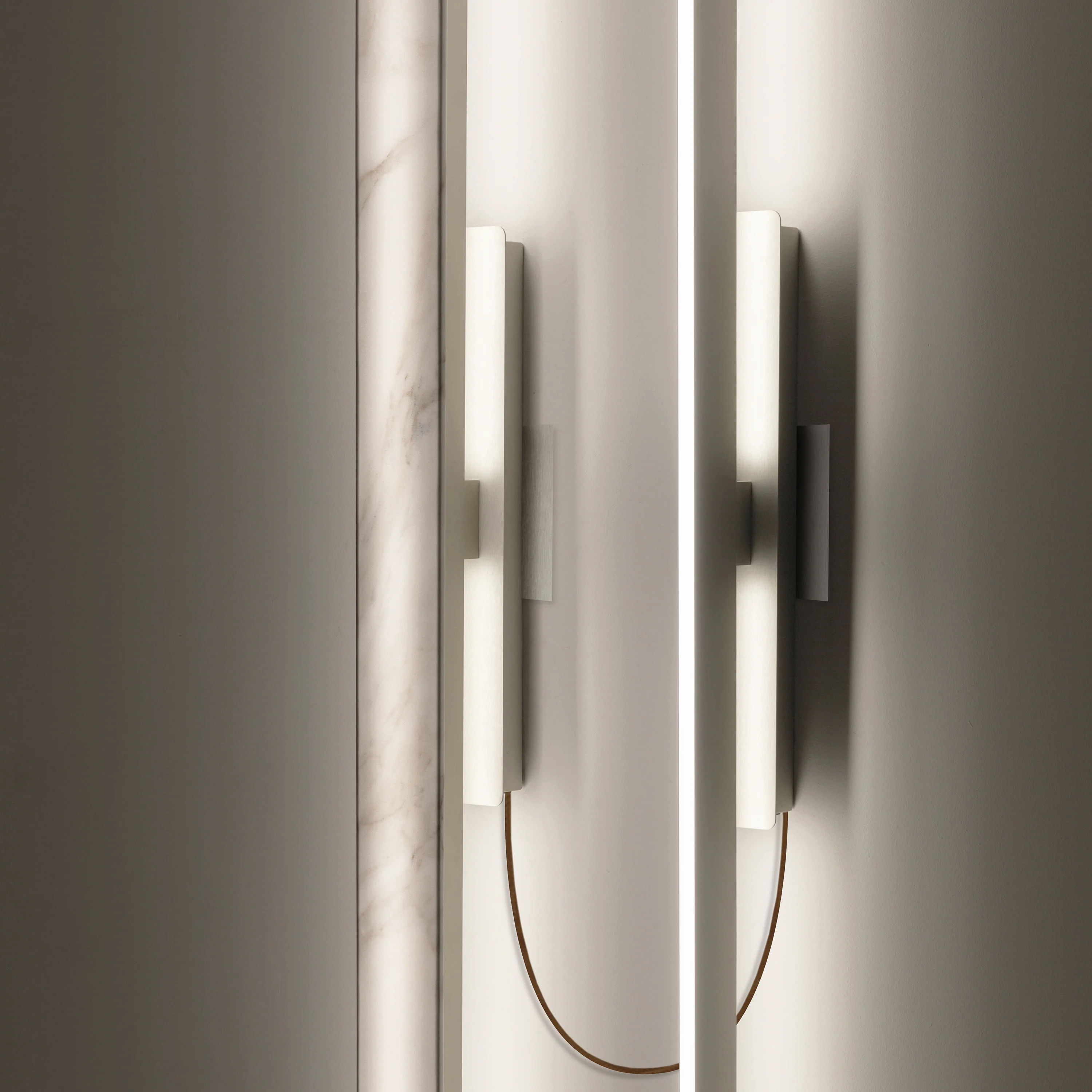 Fly Wall Sconce - Image 8