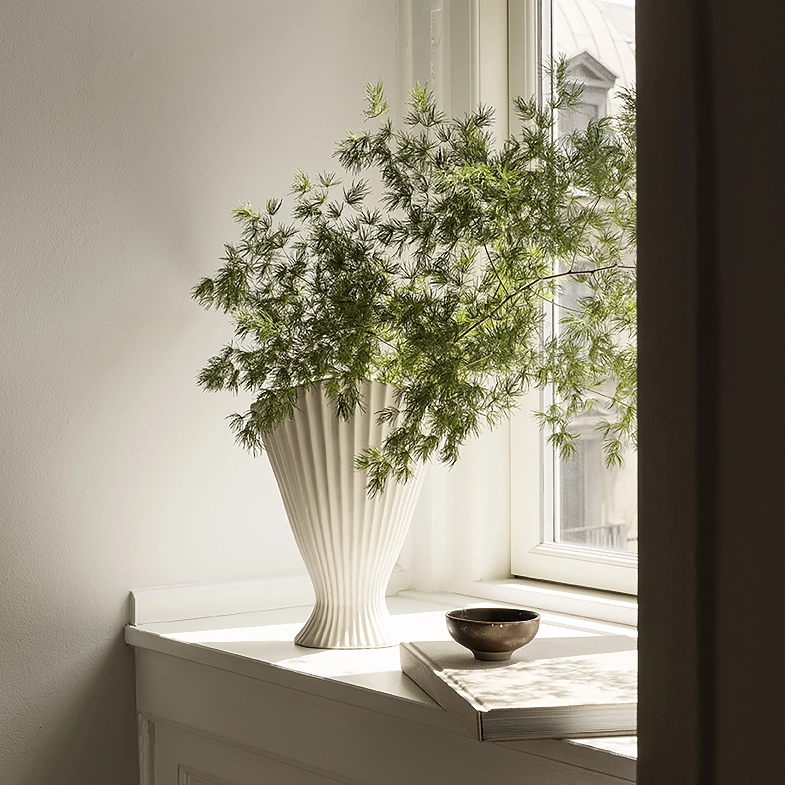 Fountain Vase - Image 2