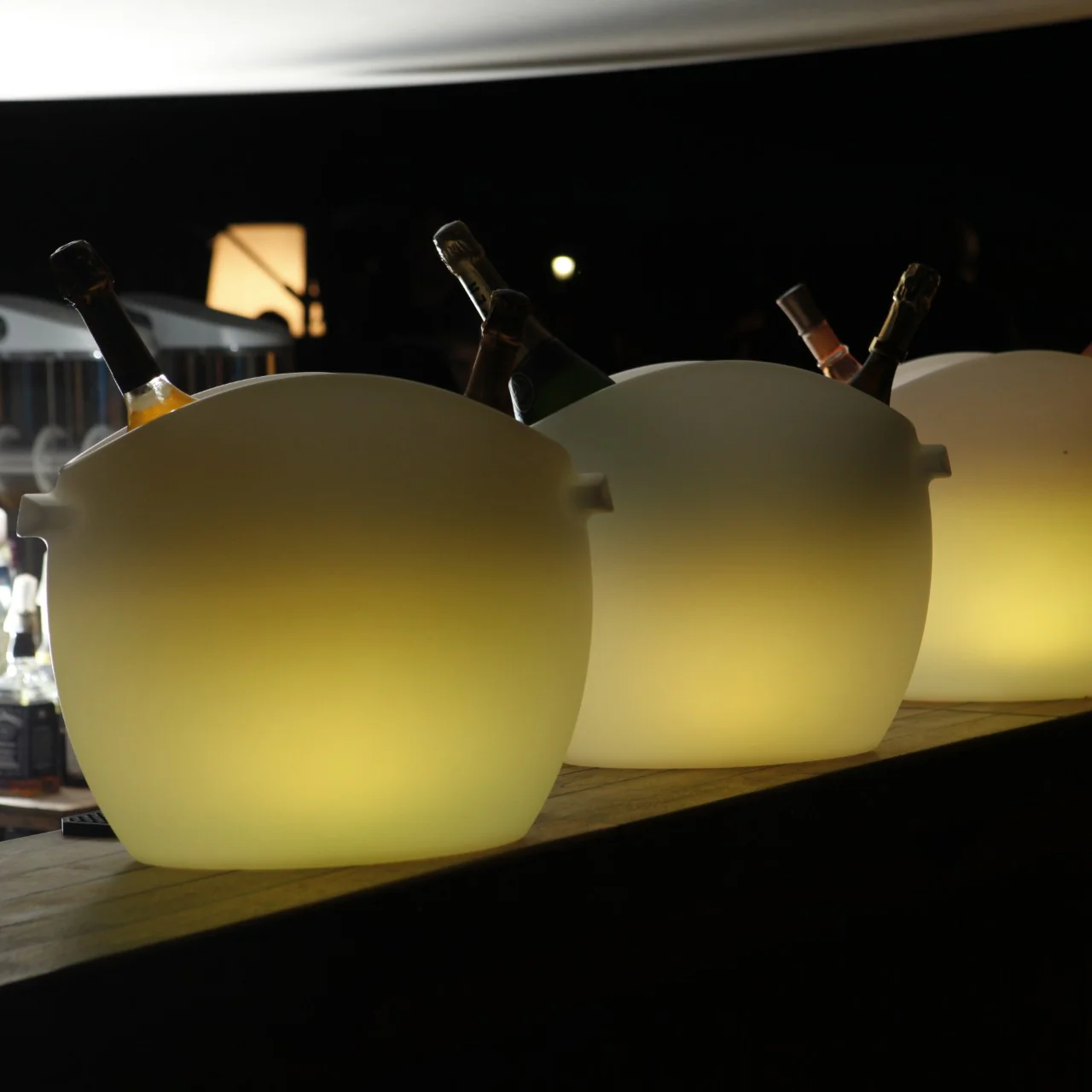 Fresh Illuminated Bluetooth LED Outdoor Ice Bucket - Image 8