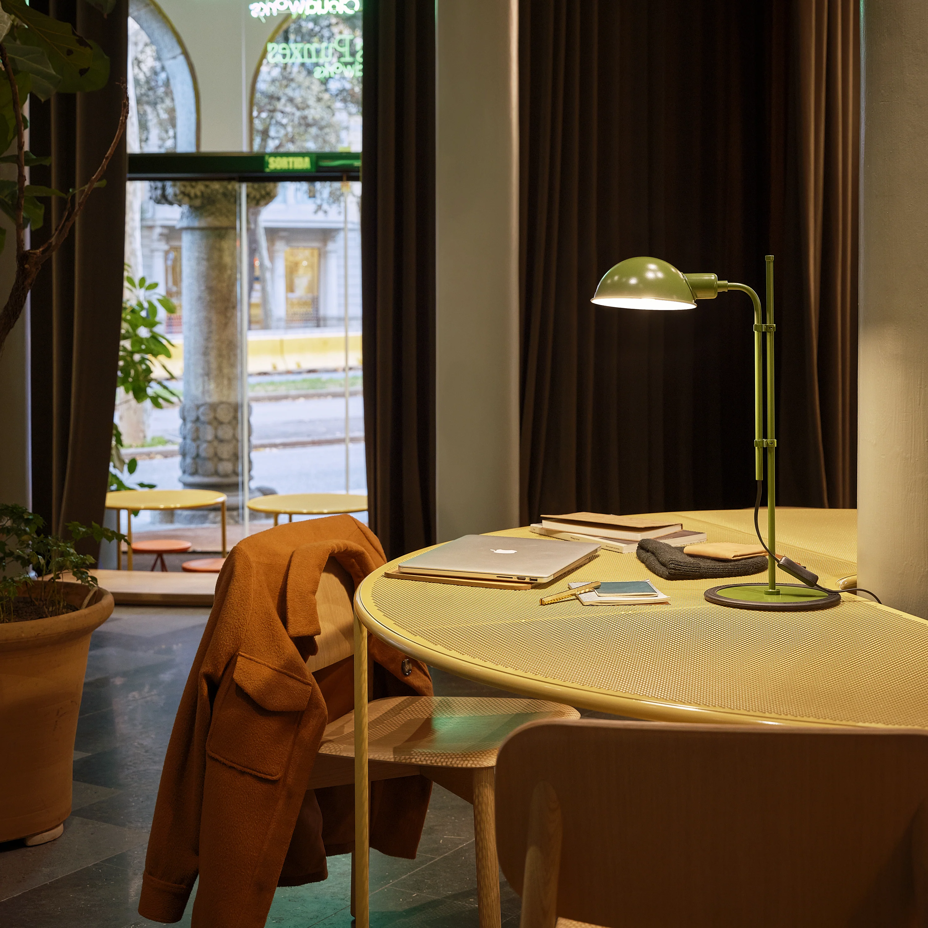 Funiculi S Table Lamp - Image 23