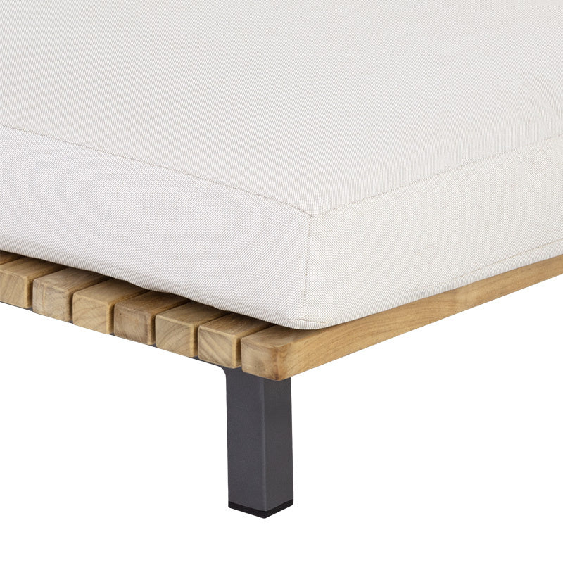 Geneve Outdoor Lounger - Image 6