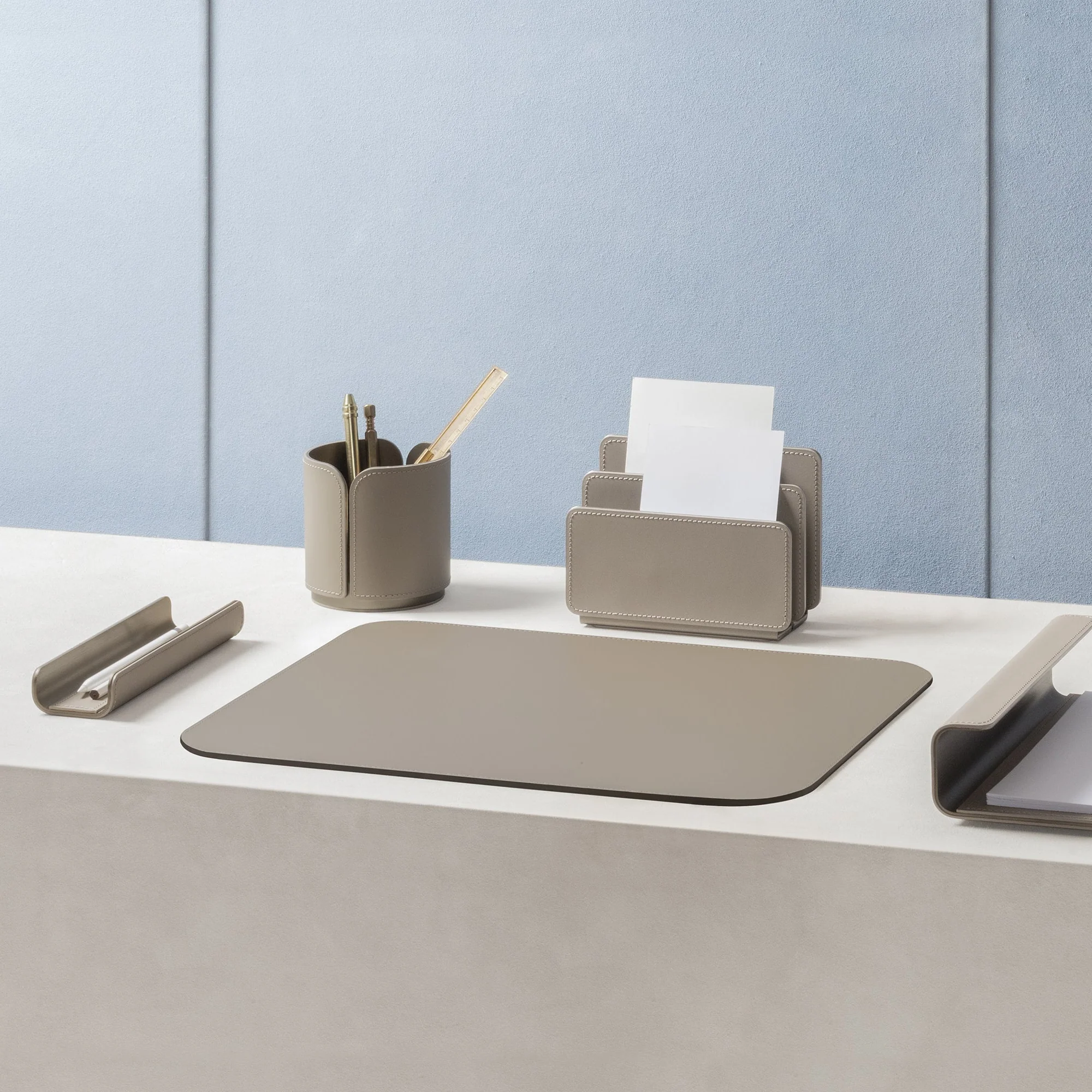 Rudi Tour Pen Holder - Image 2