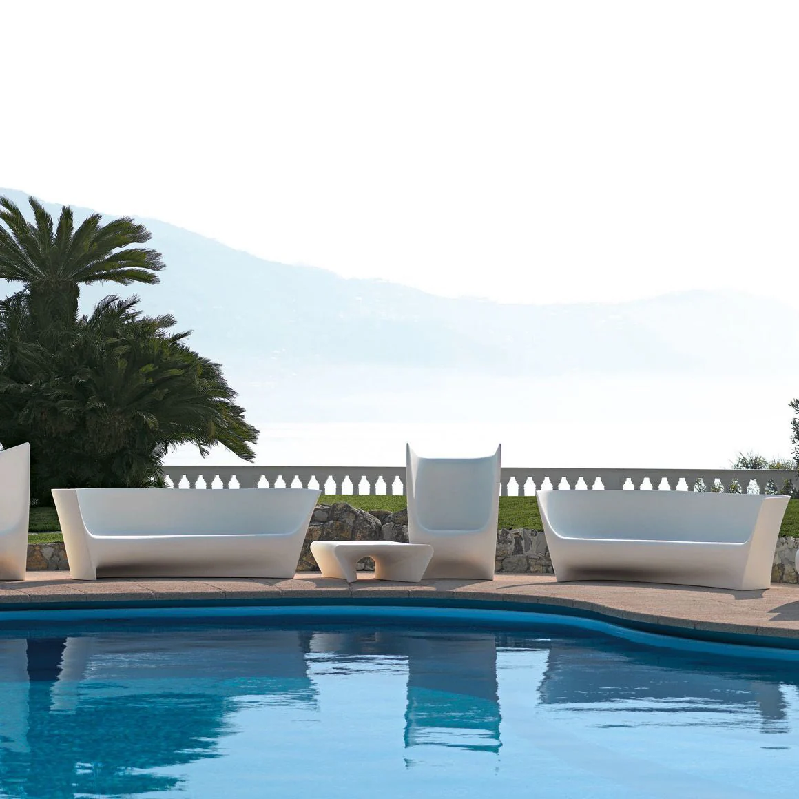 Grand Plie Outdoor Sofa - Image 11