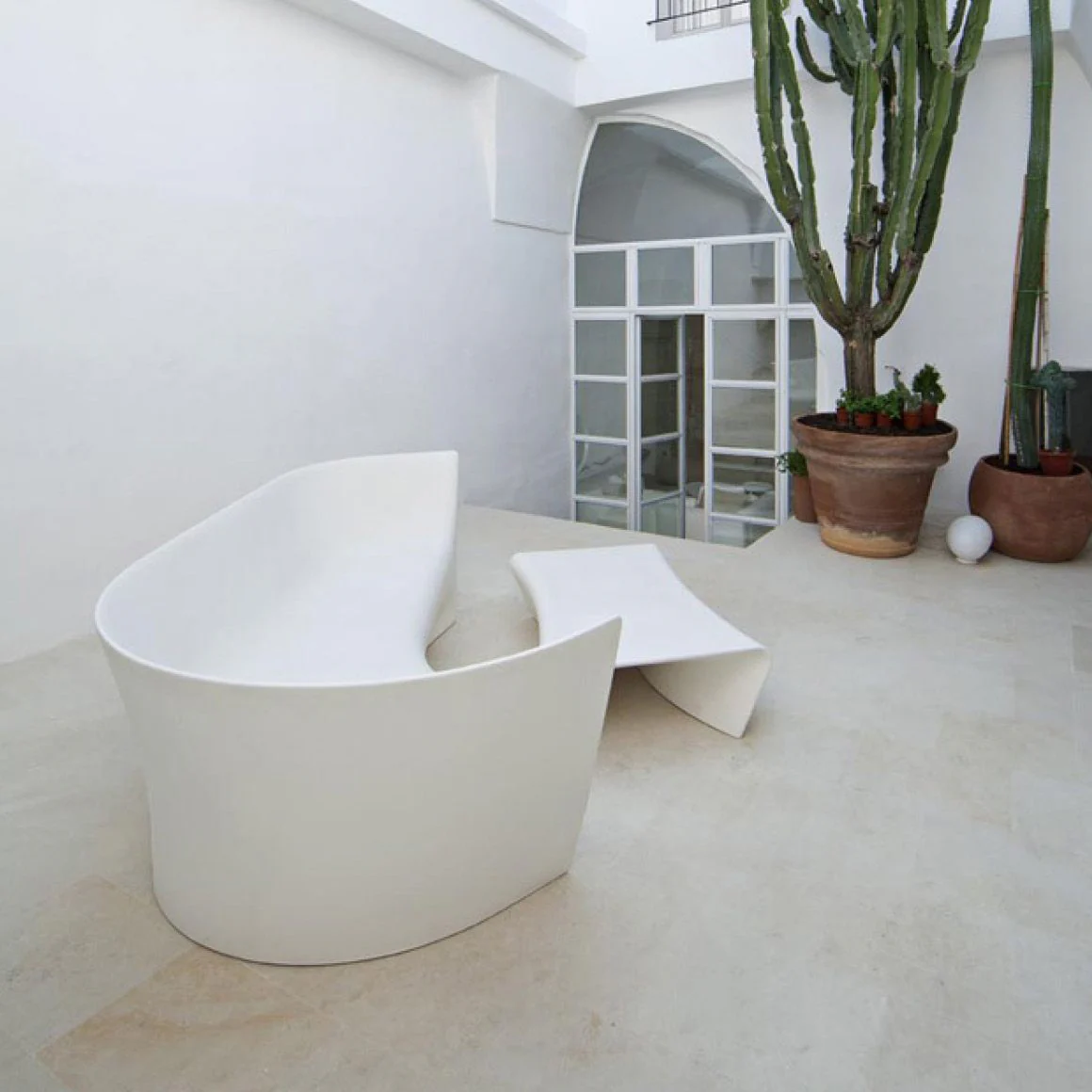 Grand Plie Outdoor Sofa - Image 13