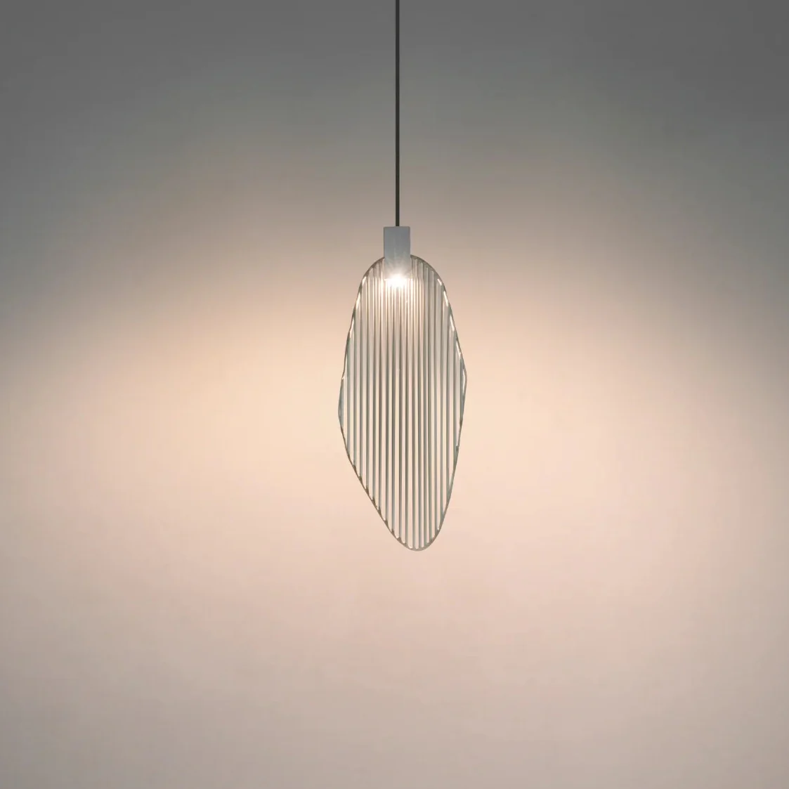 Harpe Single Pendant Light with Disc - Image 3