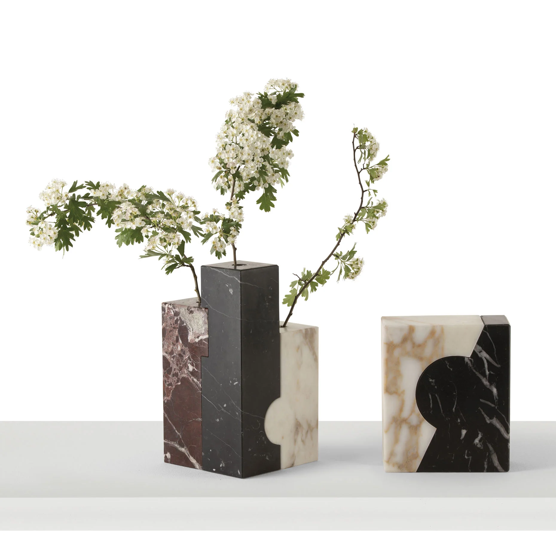 Harria Sculptural Vase and Bookends - Image 2