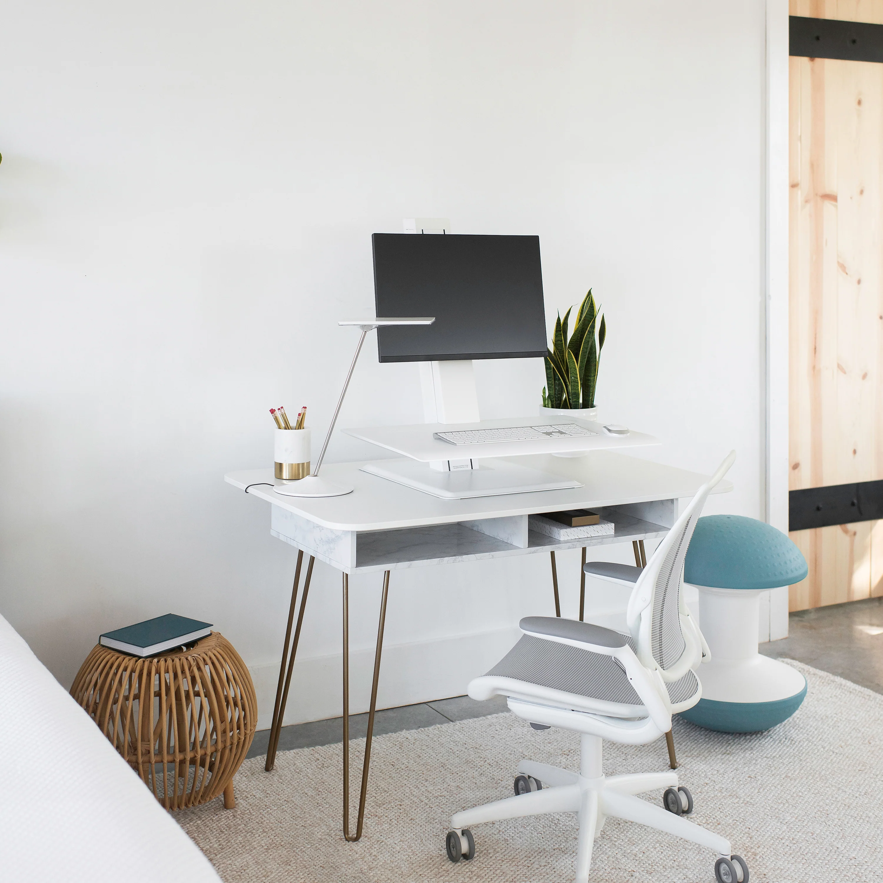 Horizon 2.0 Table Lamp - Image 13