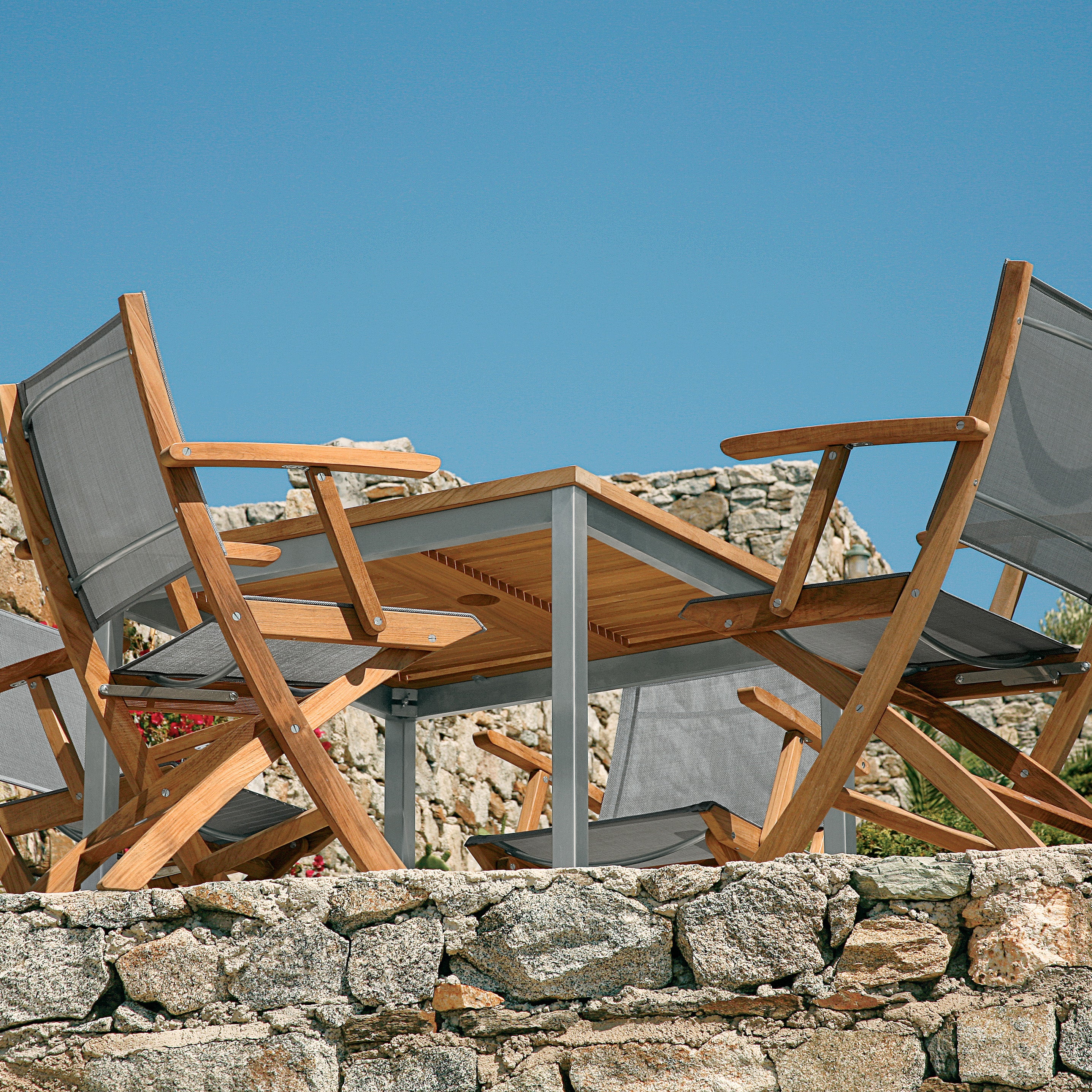 Horizon Folding Carver Outdoor Chair - Image 6