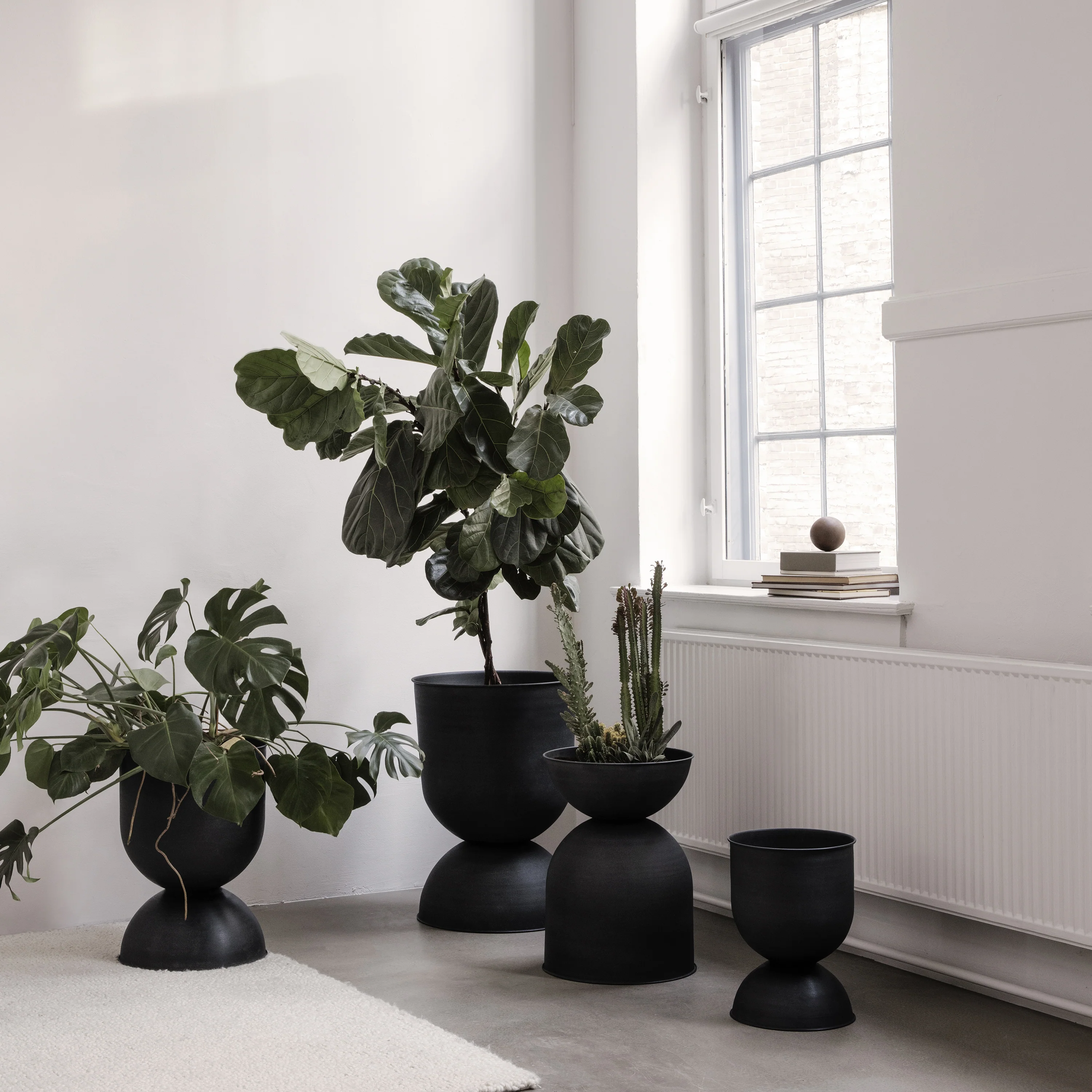 Hourglass Planter - Image 8