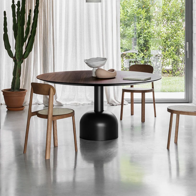 Illo Dining Table - Image 2