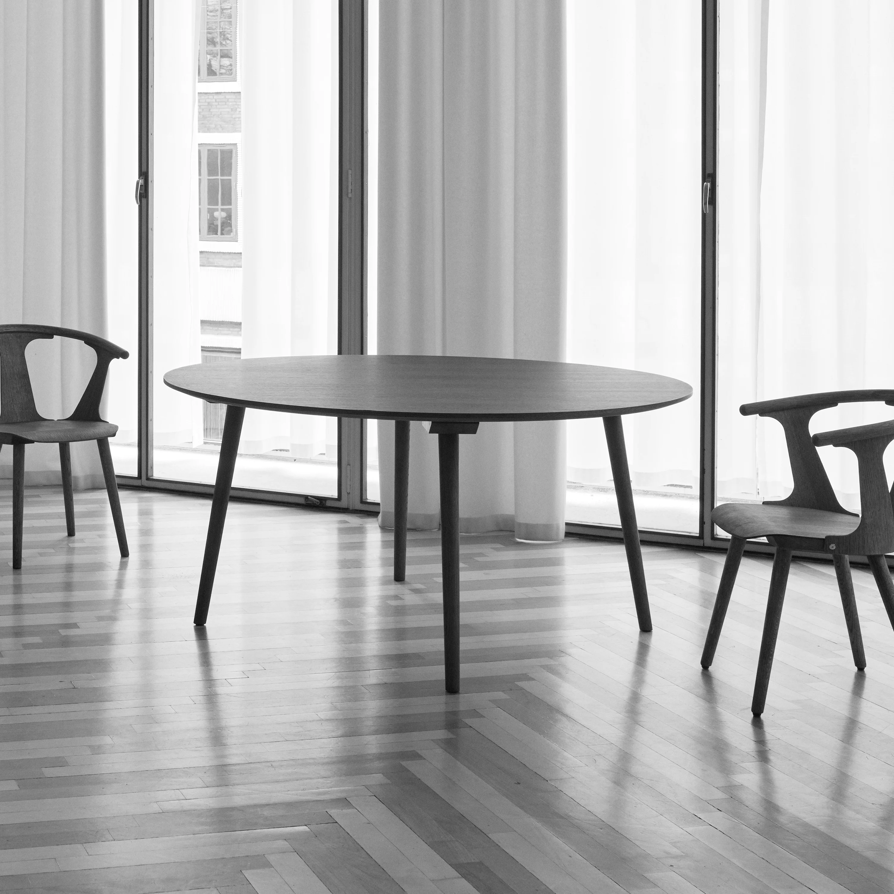In Between Round Dining Table - Image 2