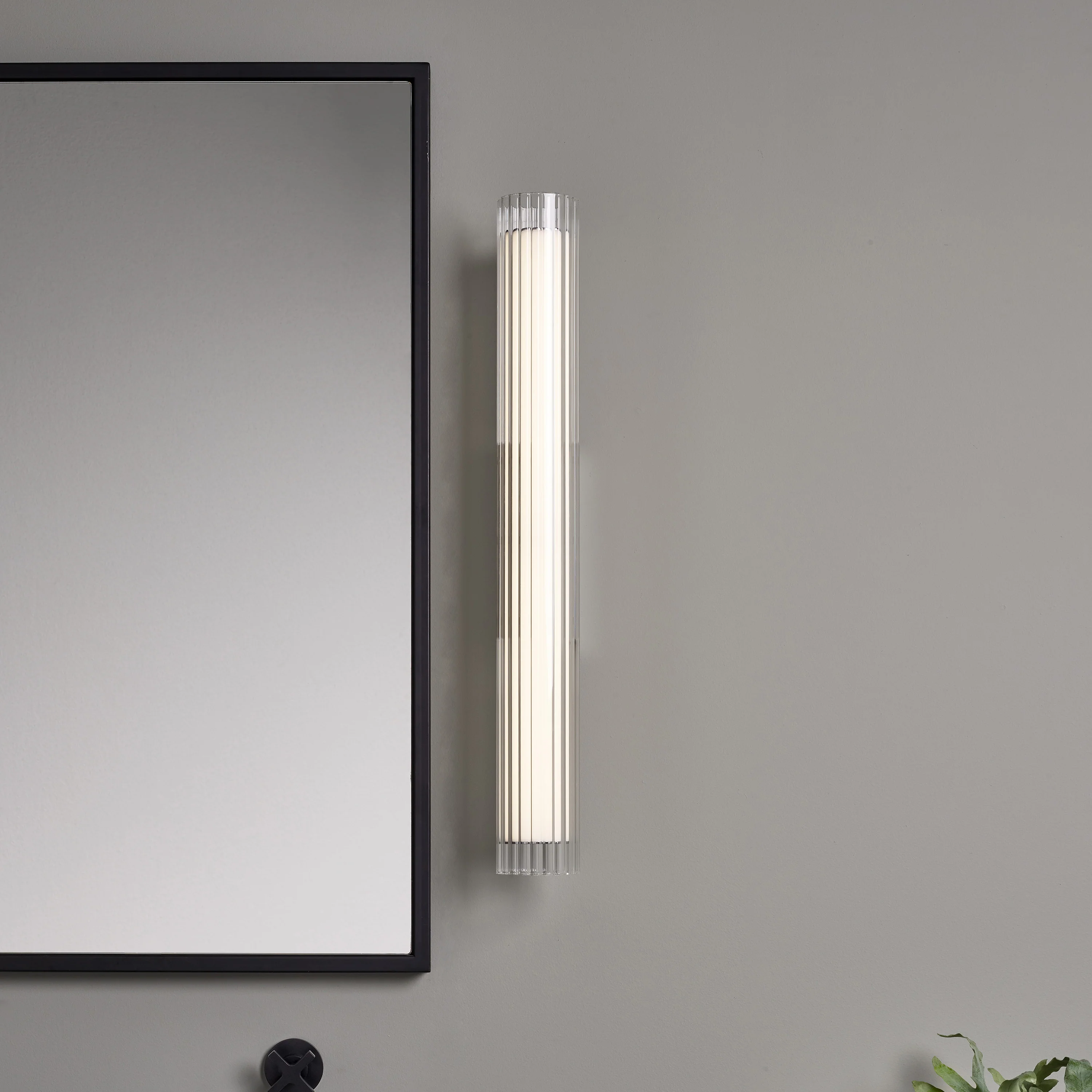 Io LED Bathroom Vanity Light - Image 11