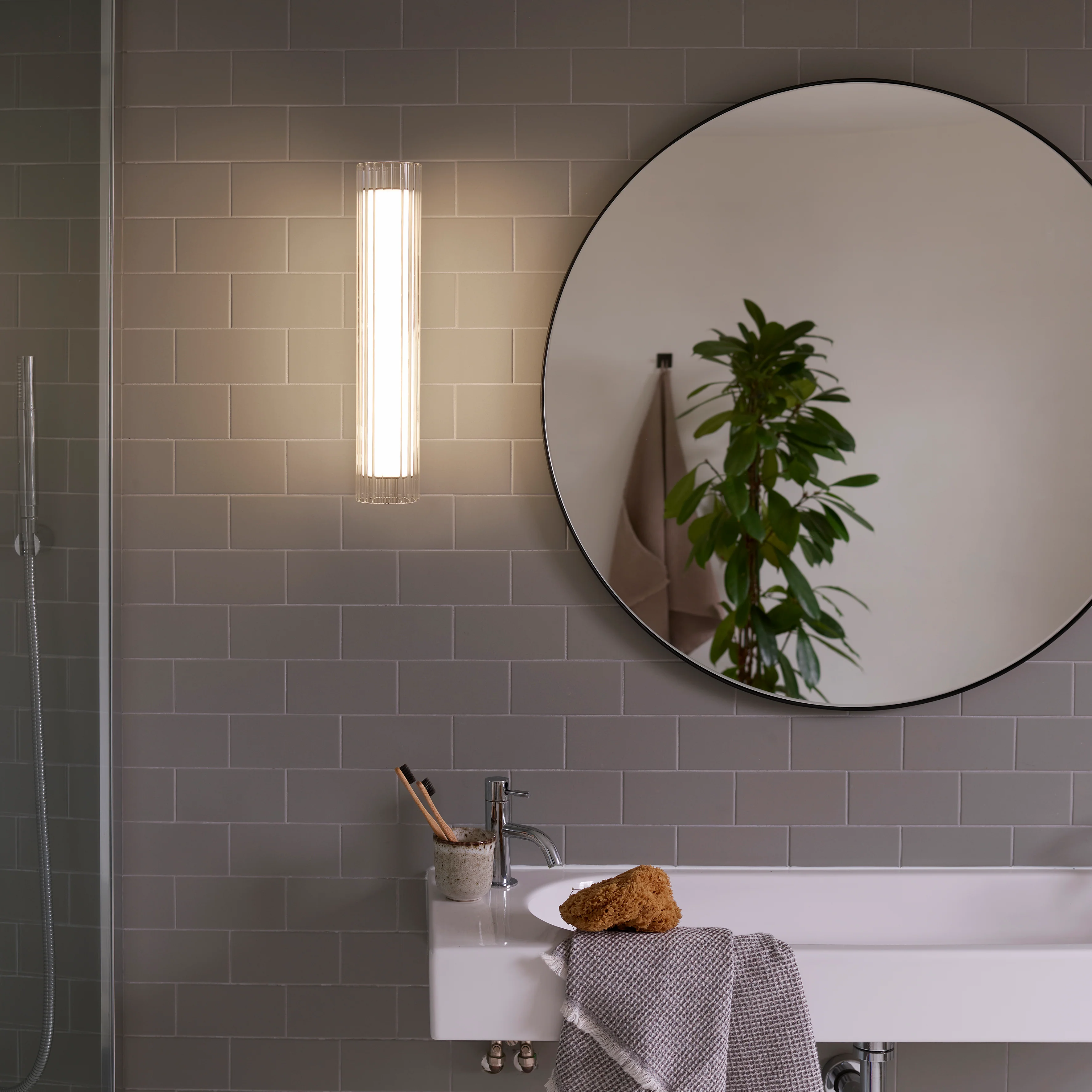 Io LED Bathroom Vanity Light - Image 13