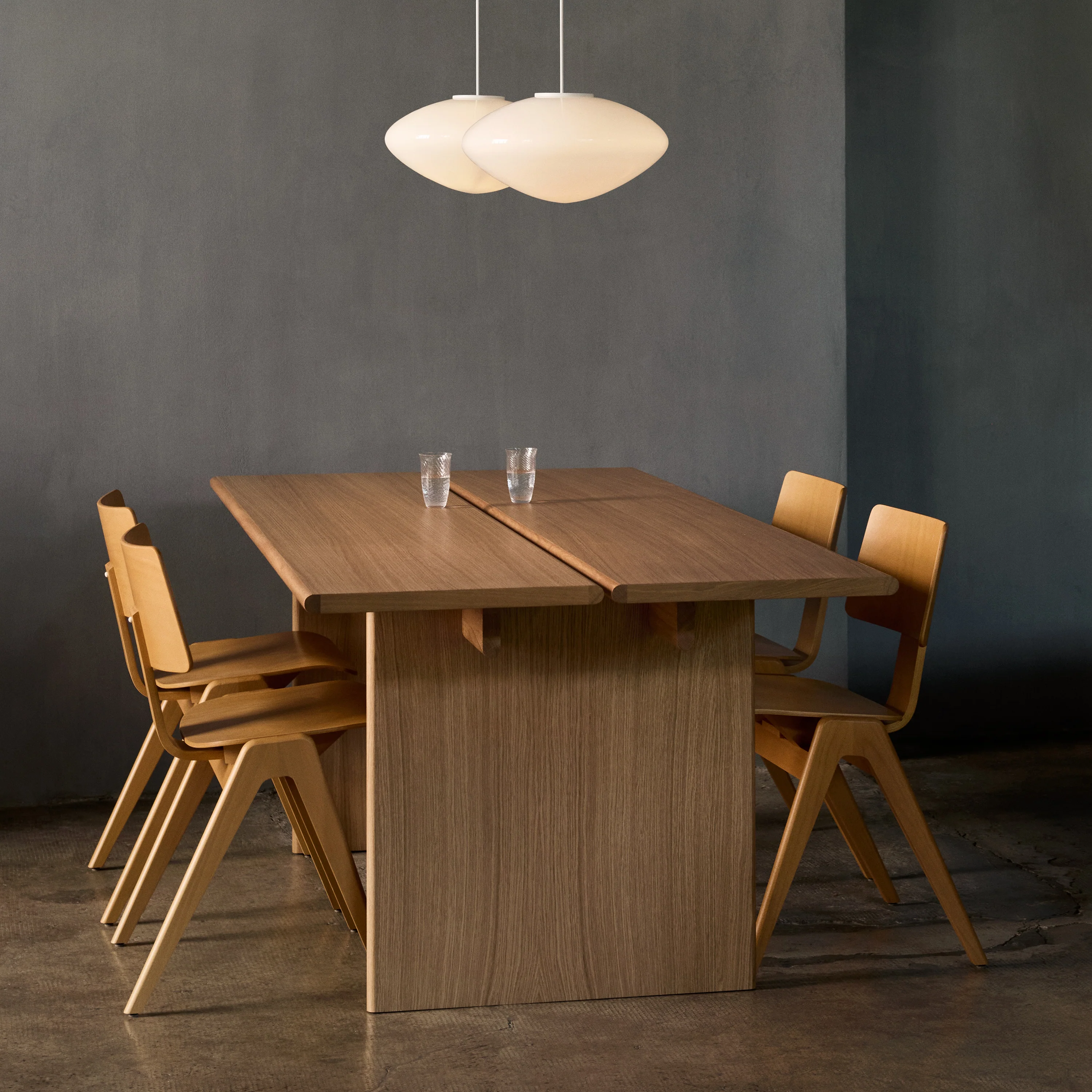 Ita Dining Table - Image 5