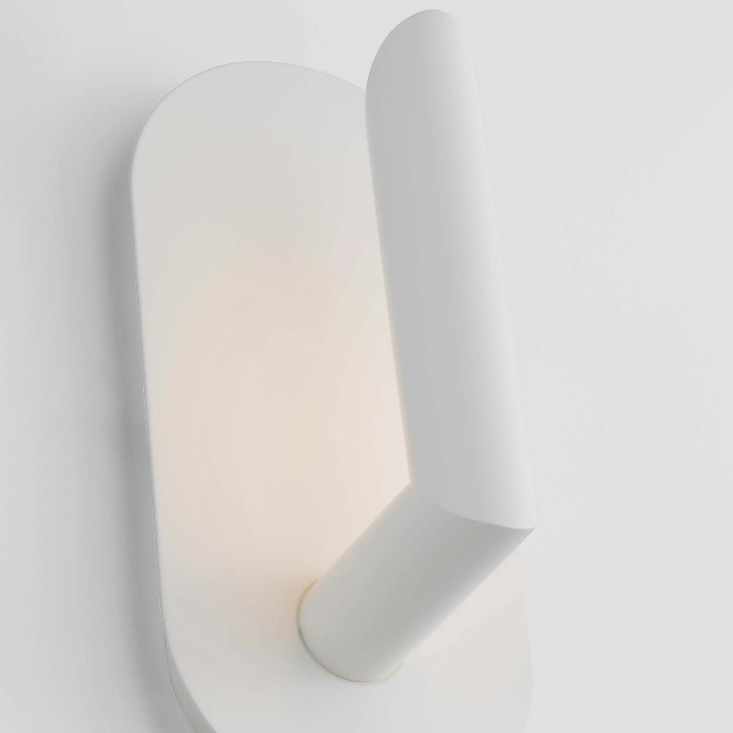 Kelly Wearstler Fielle Wall Sconce - Image 10