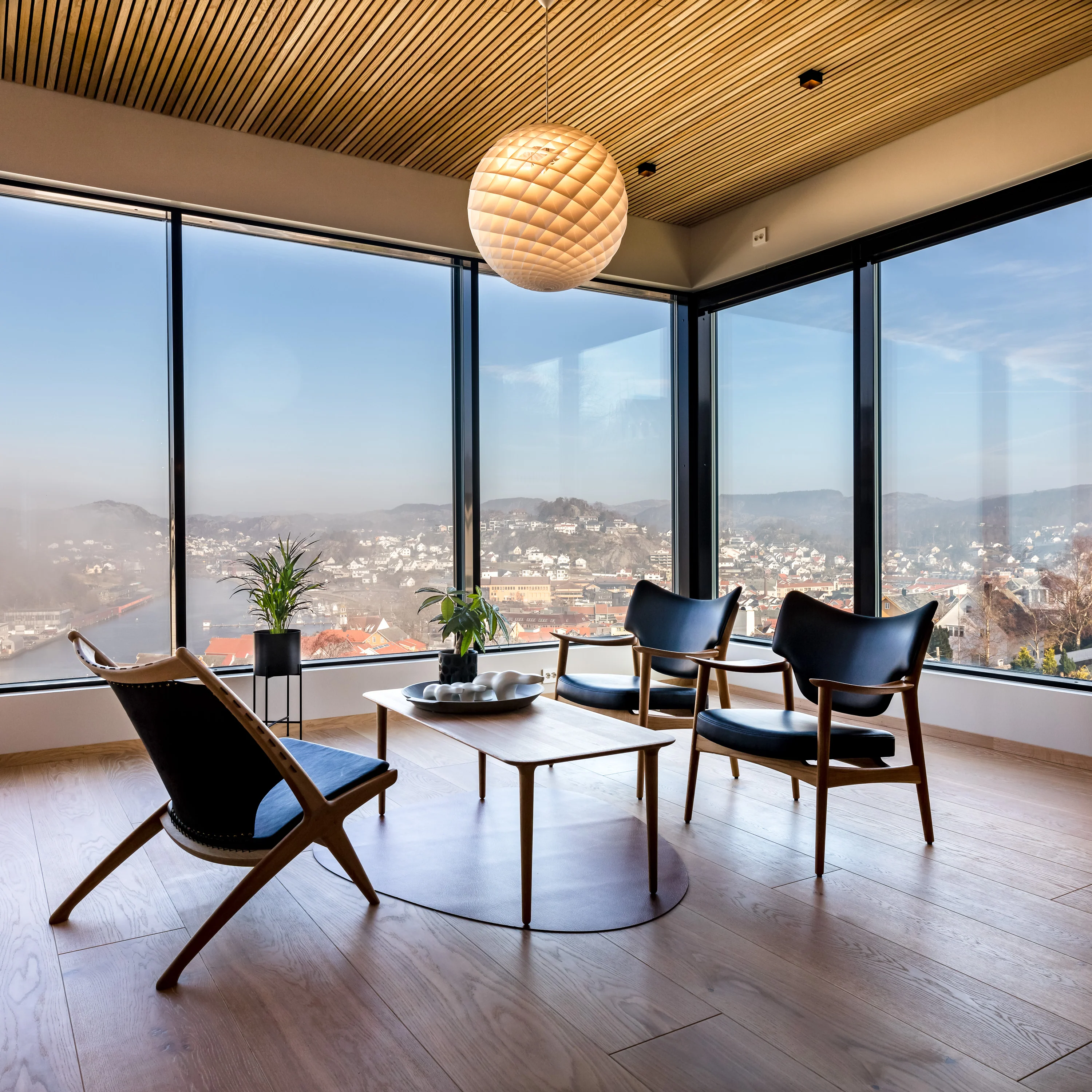 Krysset Lounge Chair - Image 7
