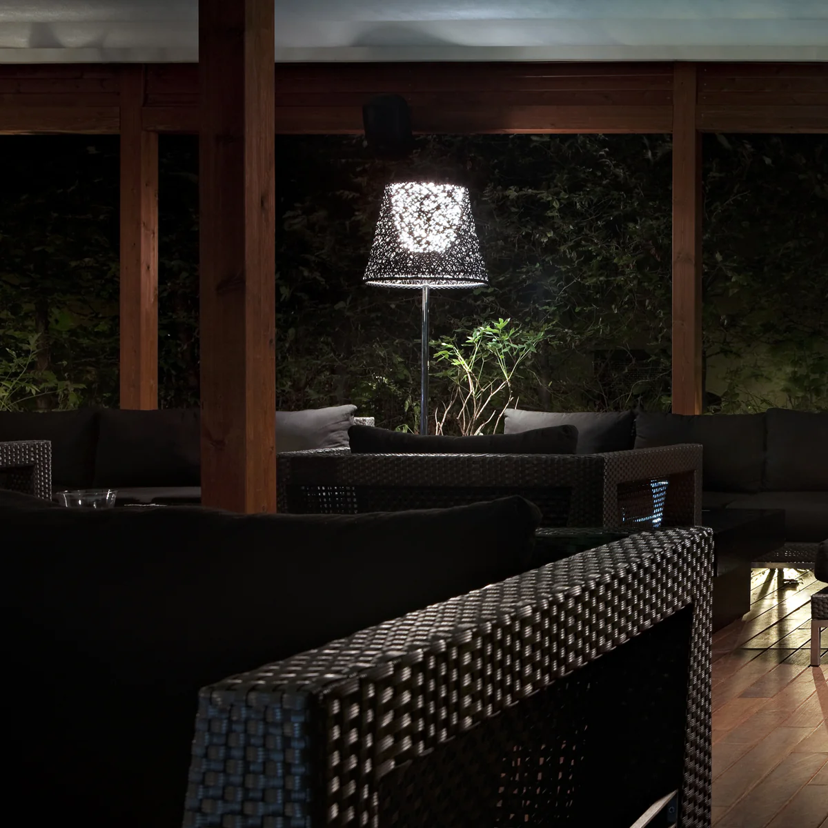 Ktribe F3 Outdoor Floor Lamp - Image 9