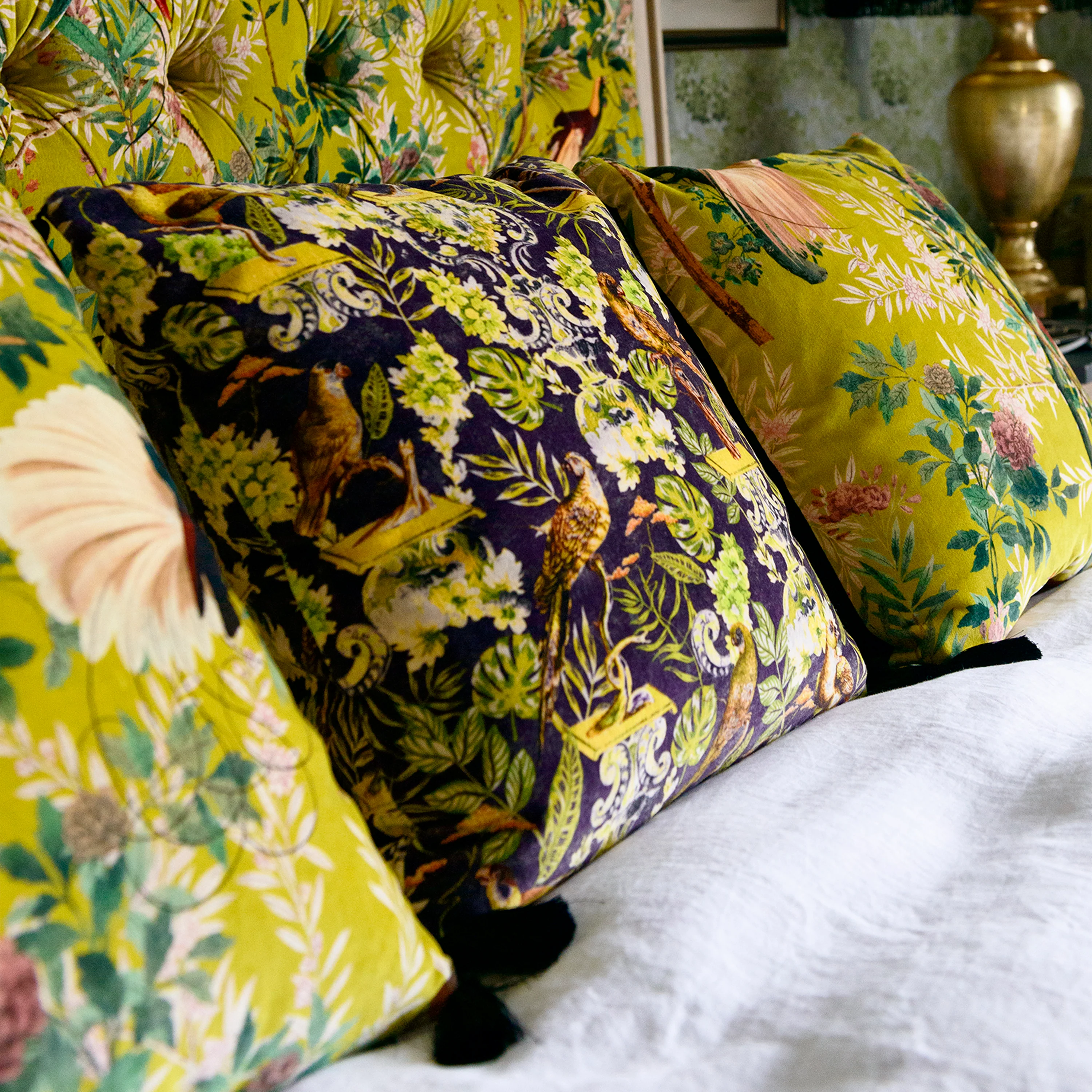 La Voliere Pillow - Image 3