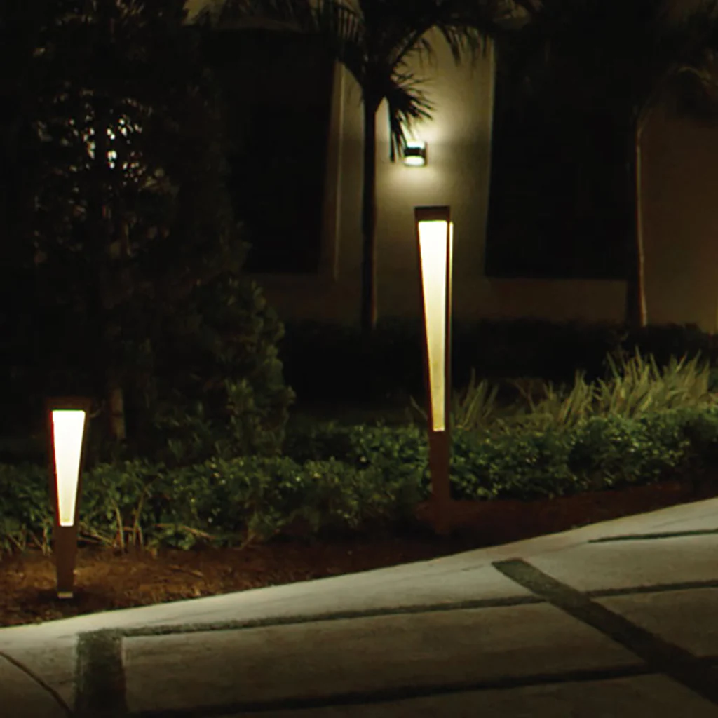 Lanai Solar Outdoor Torch Light - Image 9