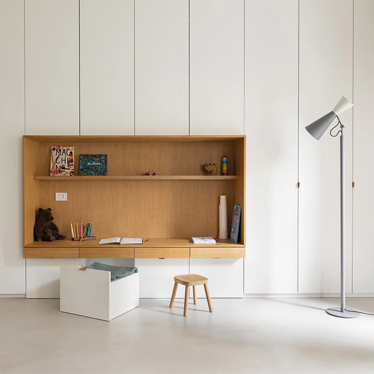 Le Corbusier Parliament Floor Lamp - Image 2