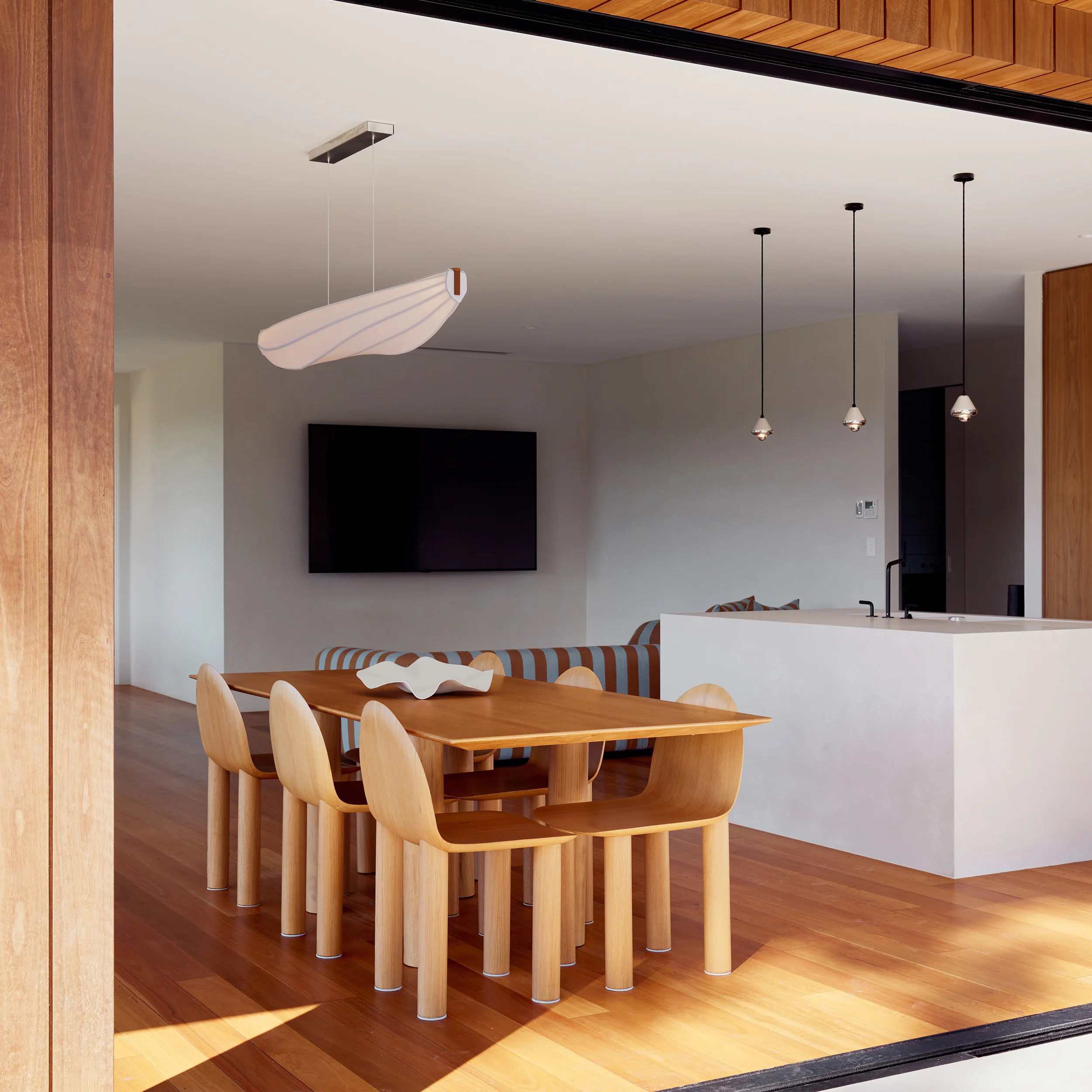 Lenis LED Linear Pendant Light - Image 17