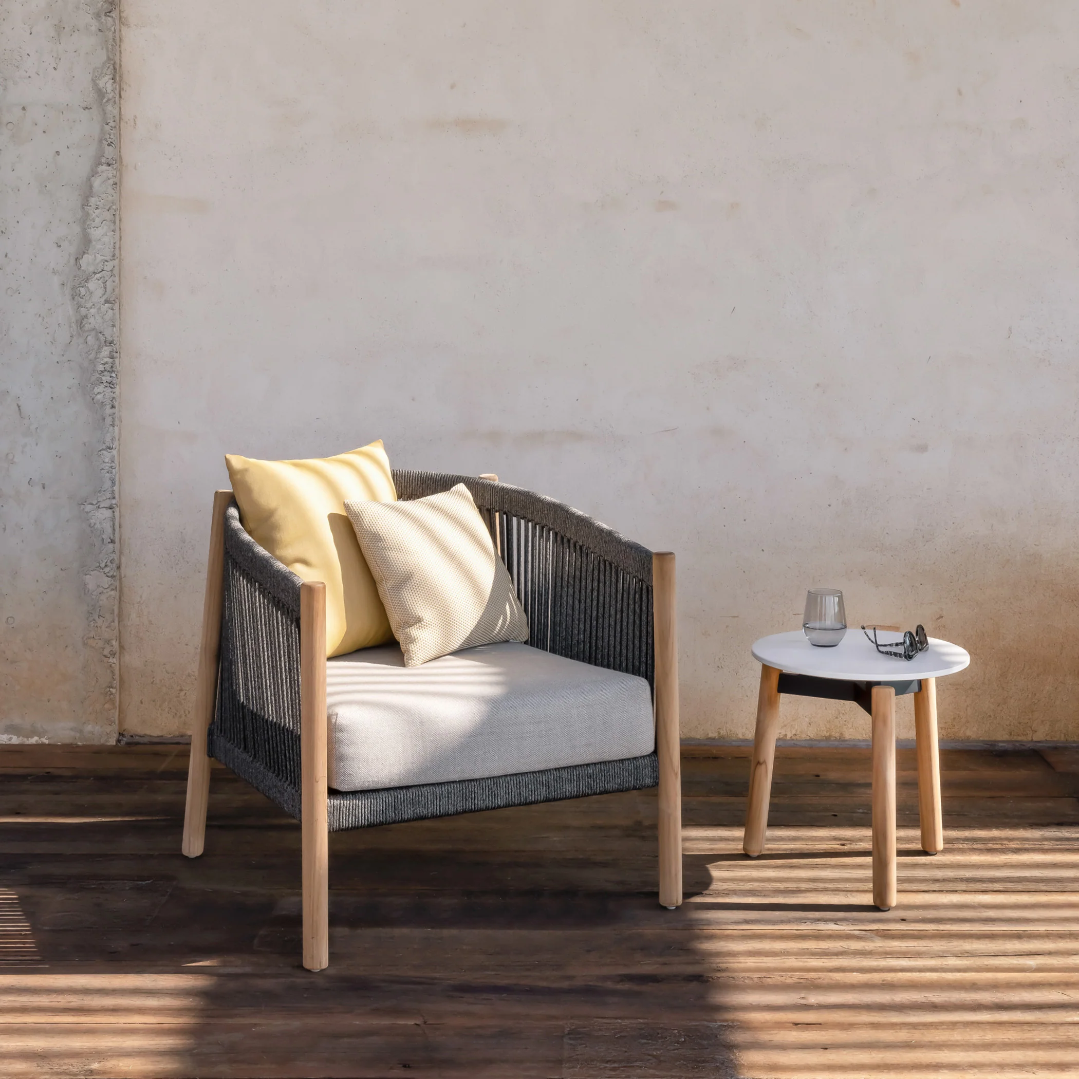 Lento Outdoor Lounge Chair - Image 2