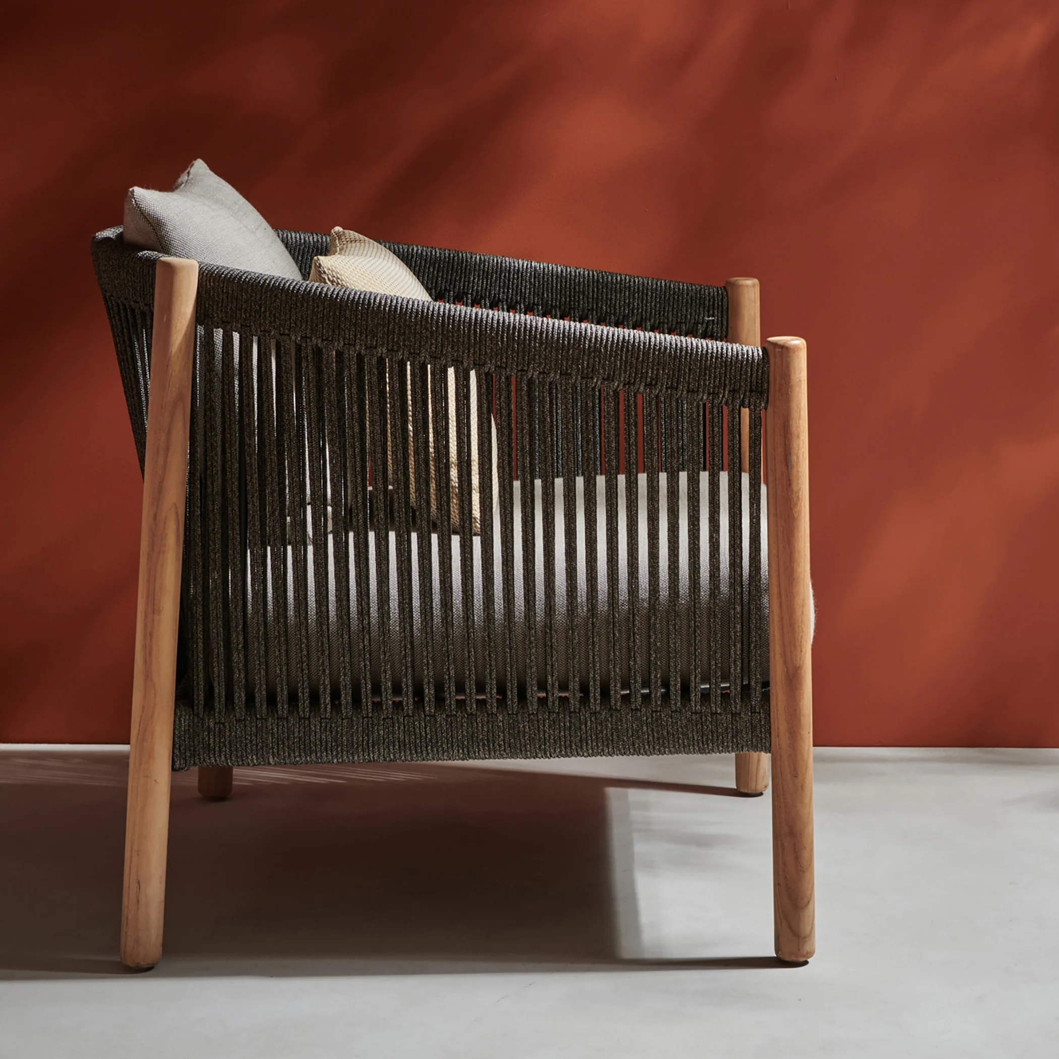 Lento Outdoor Lounge Chair - Image 5