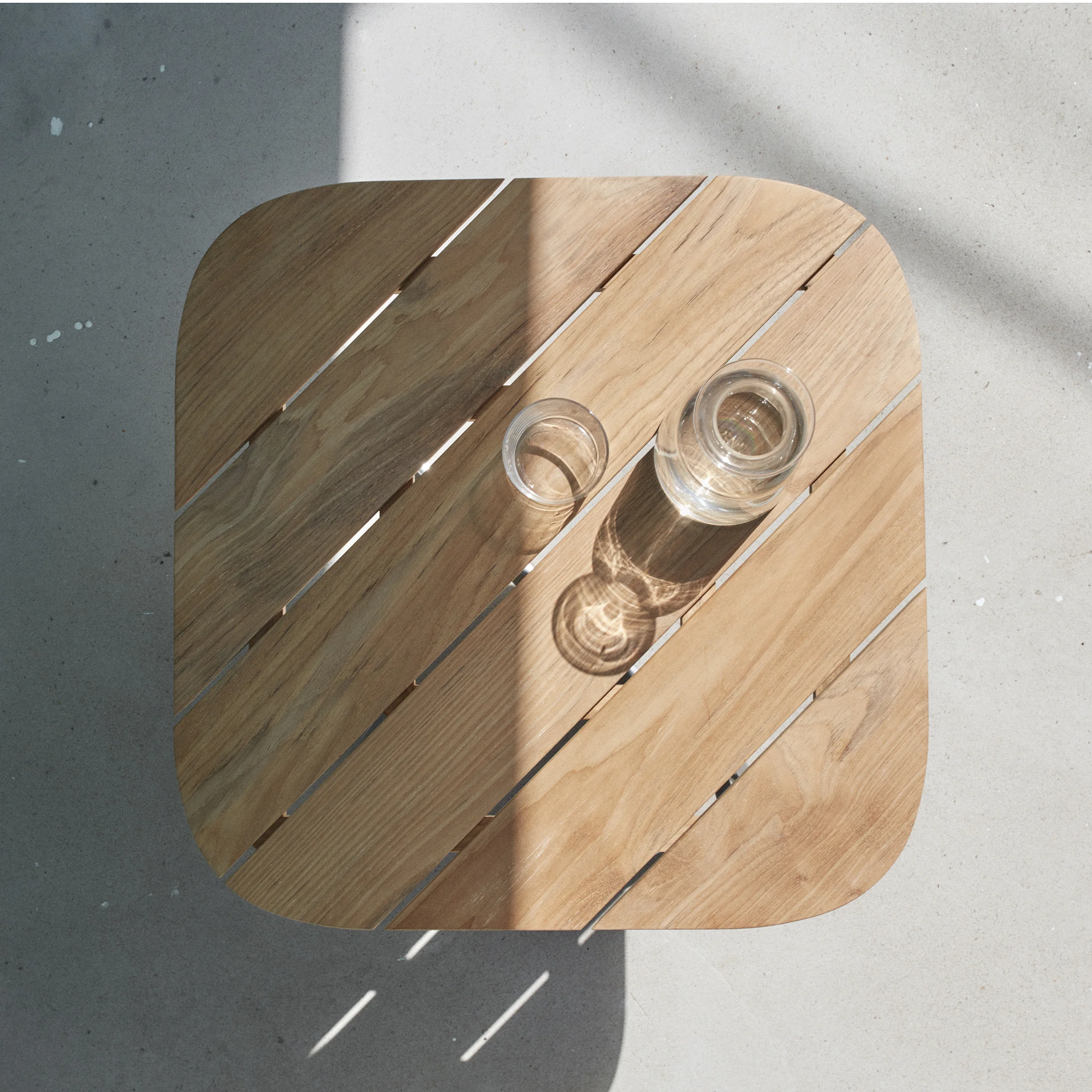 Lilium Outdoor Lounge Table - Image 4