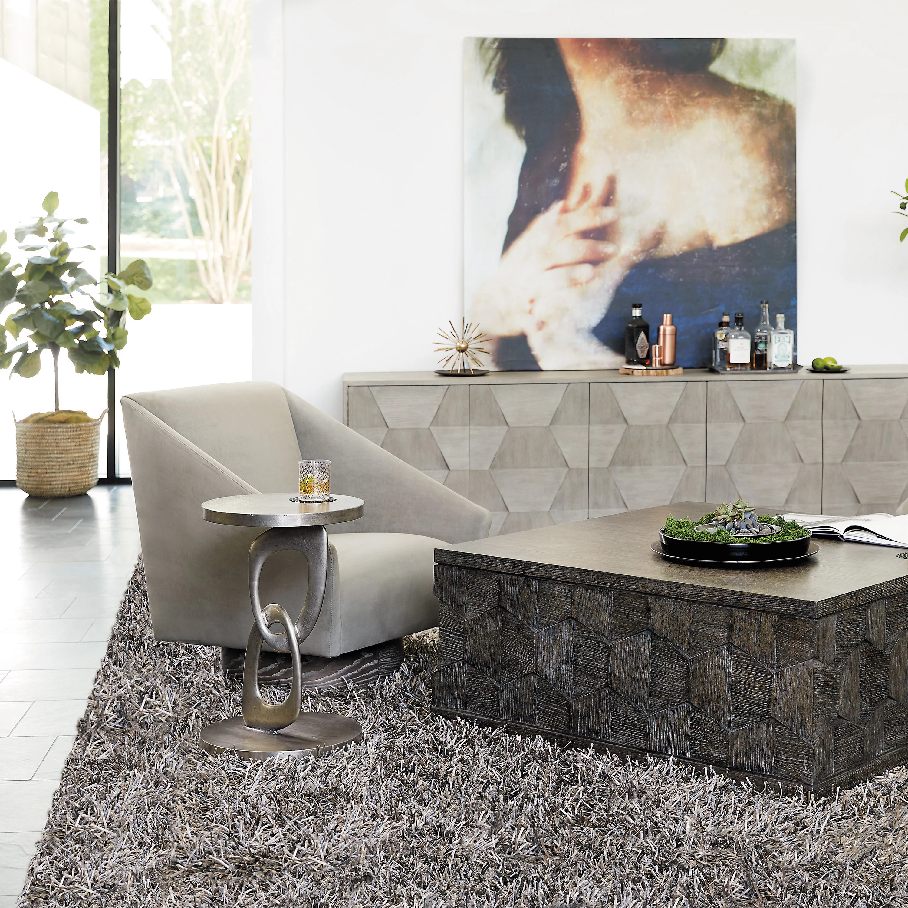 Linea Metal Round Chairside Table with Interlocking Shape - Image 6