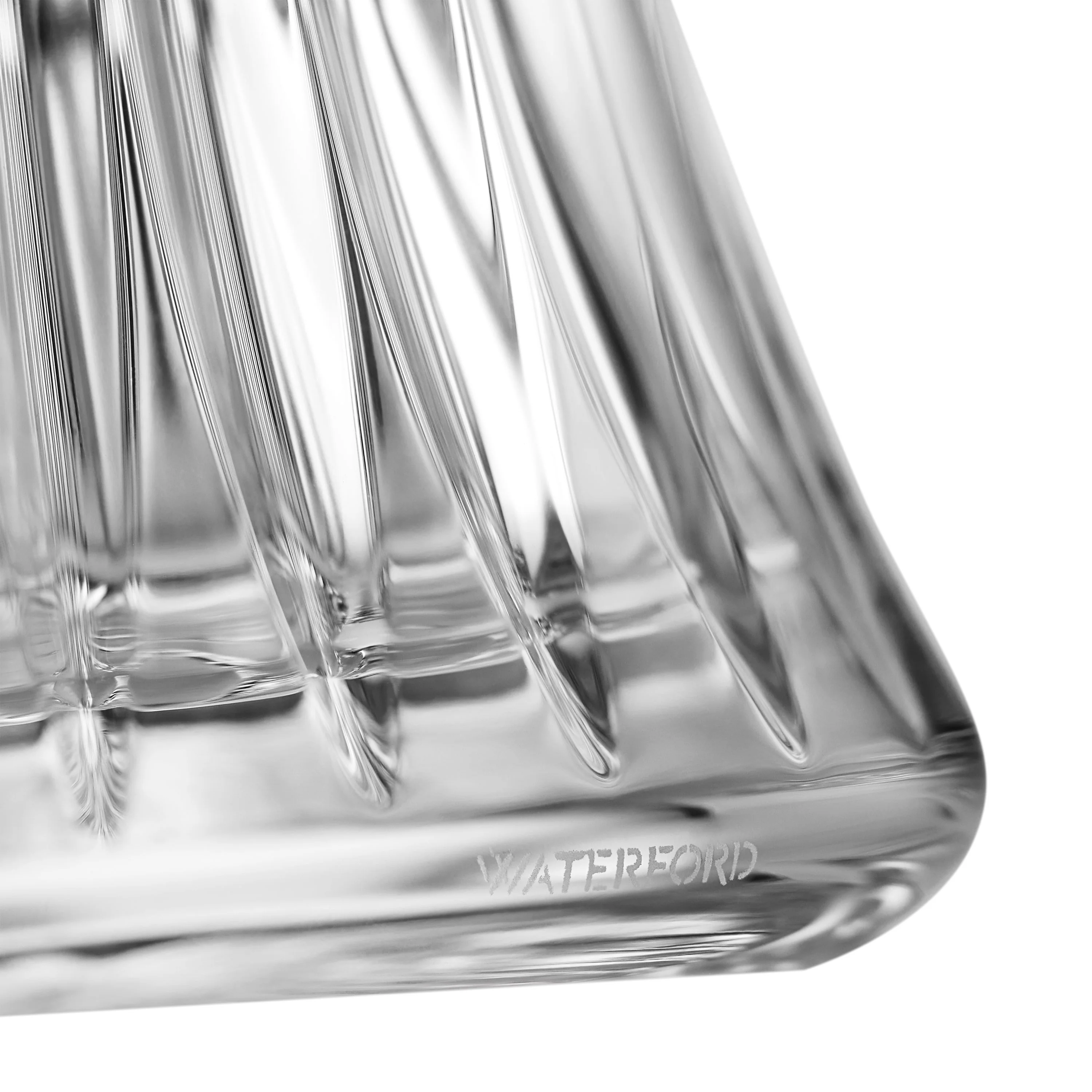Lismore Diamond Vase - Image 9