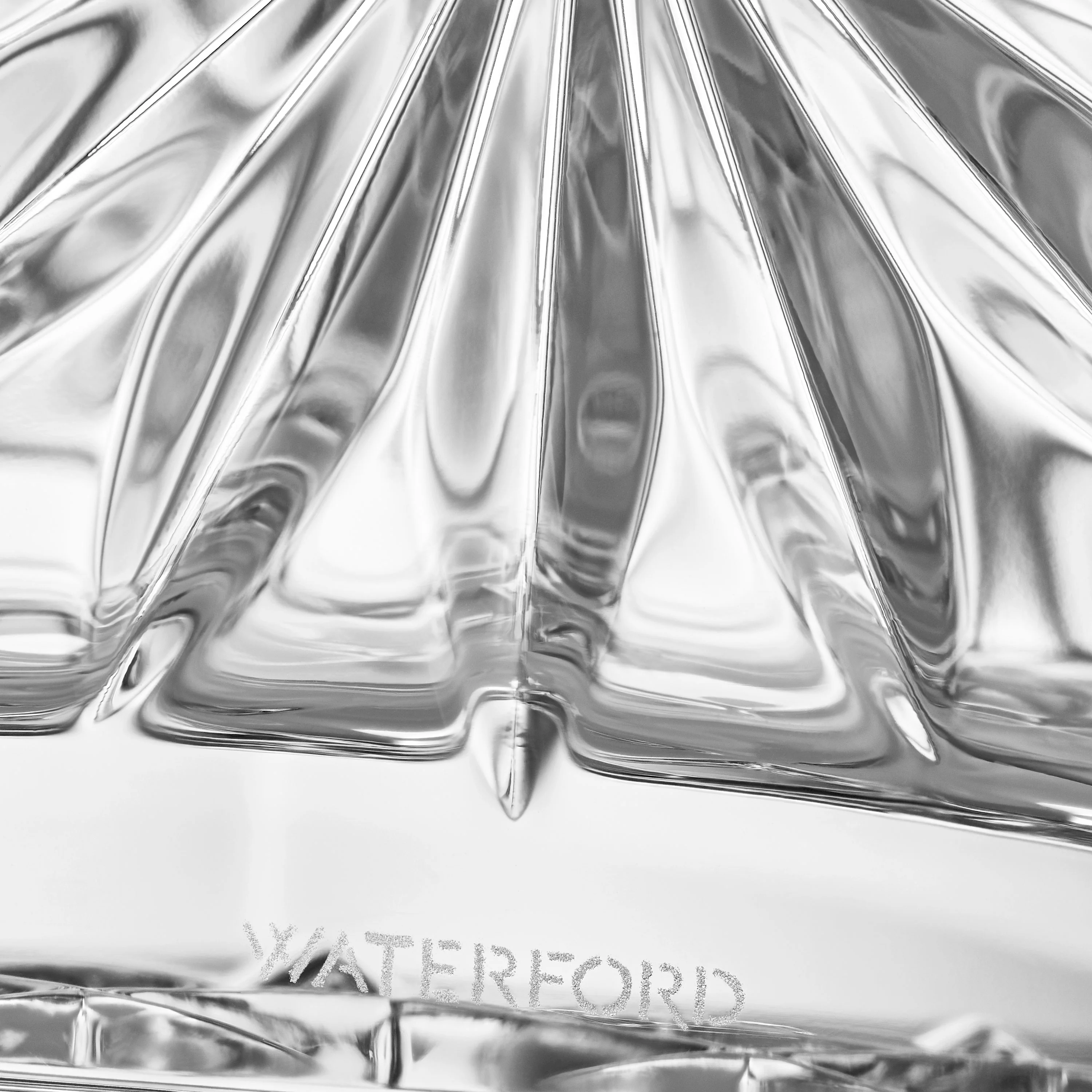 Lismore Square Decanter - Image 3