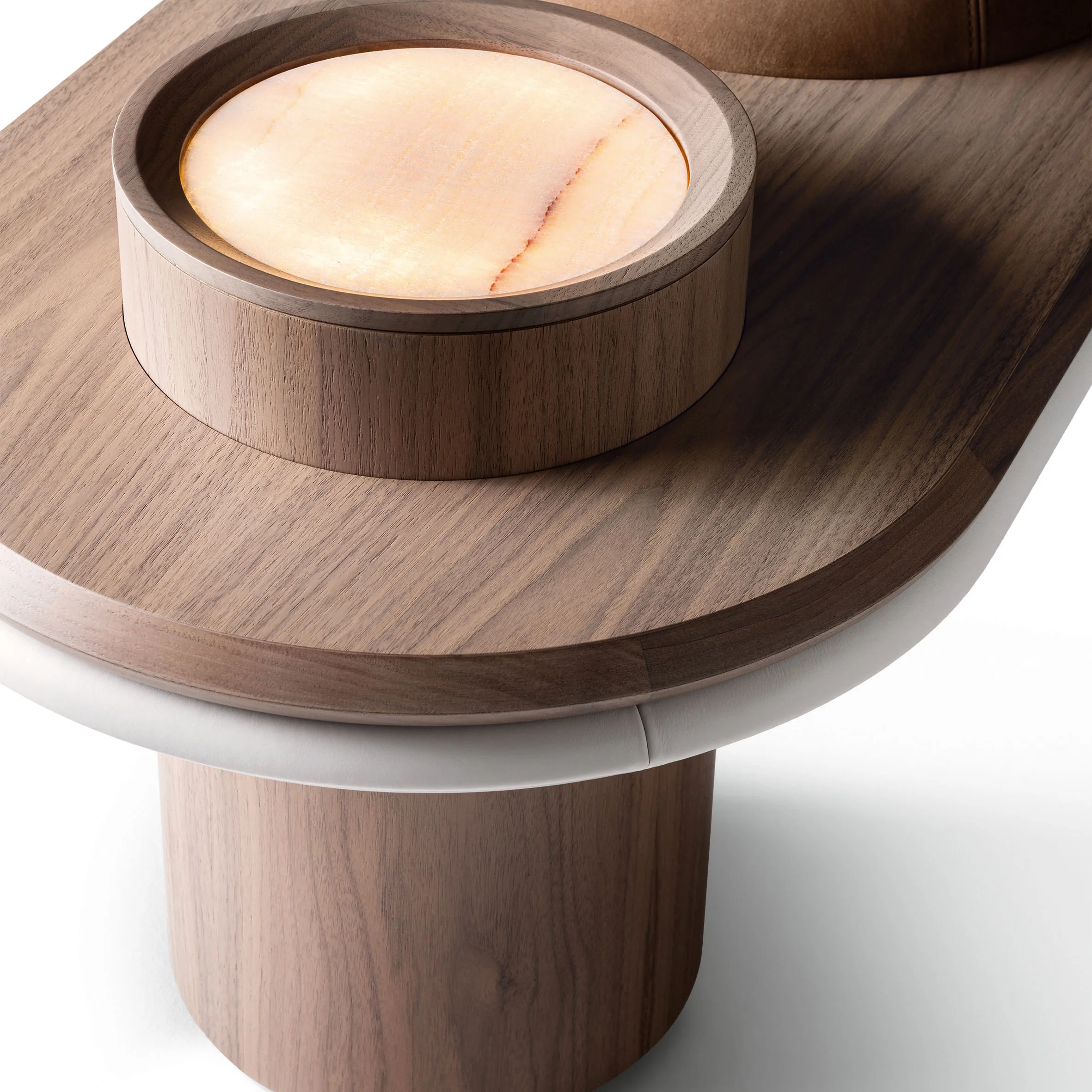 Liz Bench - Image 4