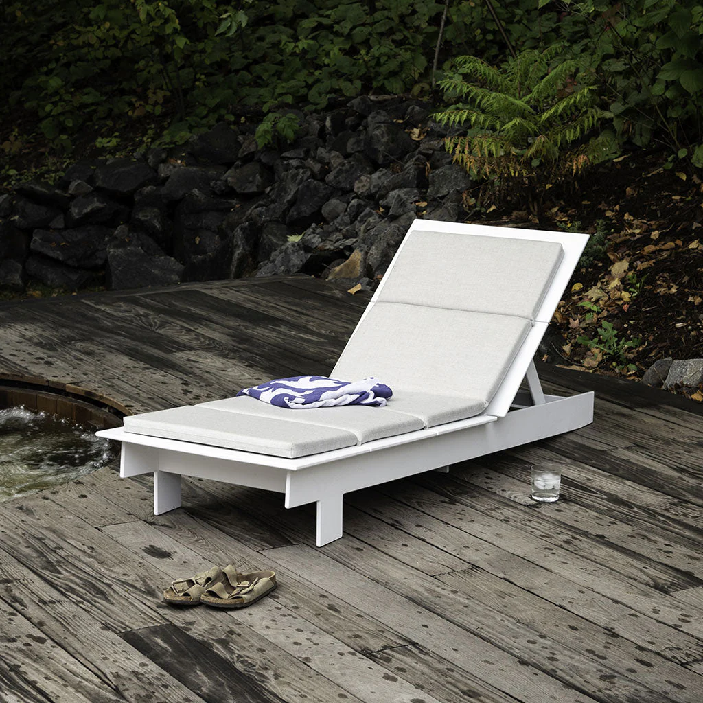 Lollygagger Outdoor Chaise - Image 15