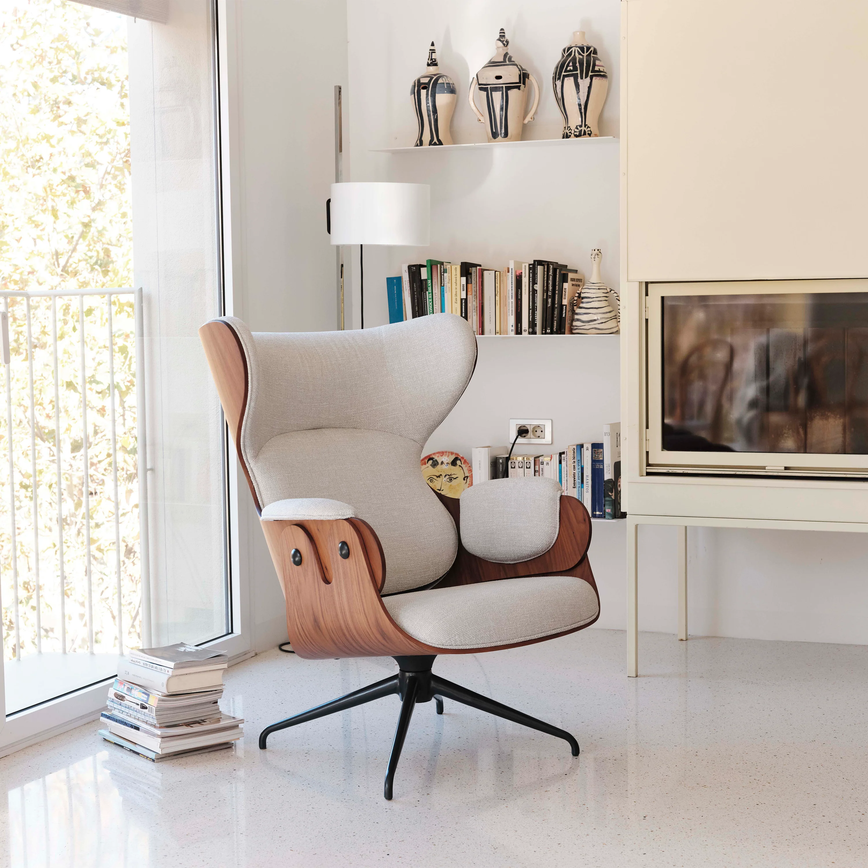 Lounger Swivel Armchair - Image 4