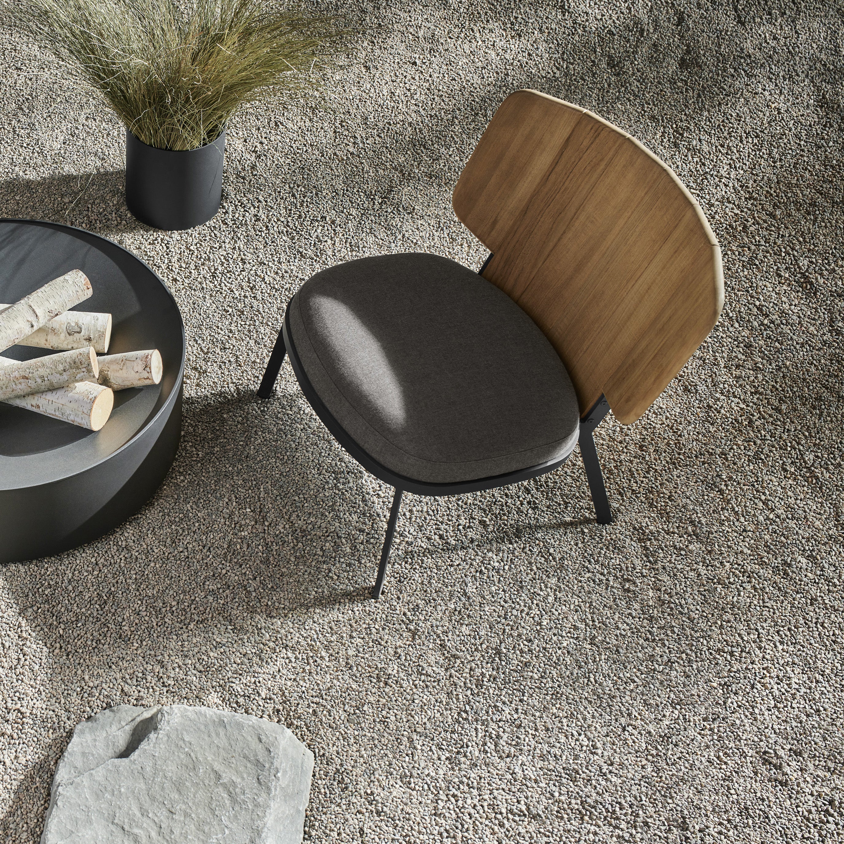 Low Fade Outdoor Lounge Chair - Image 18