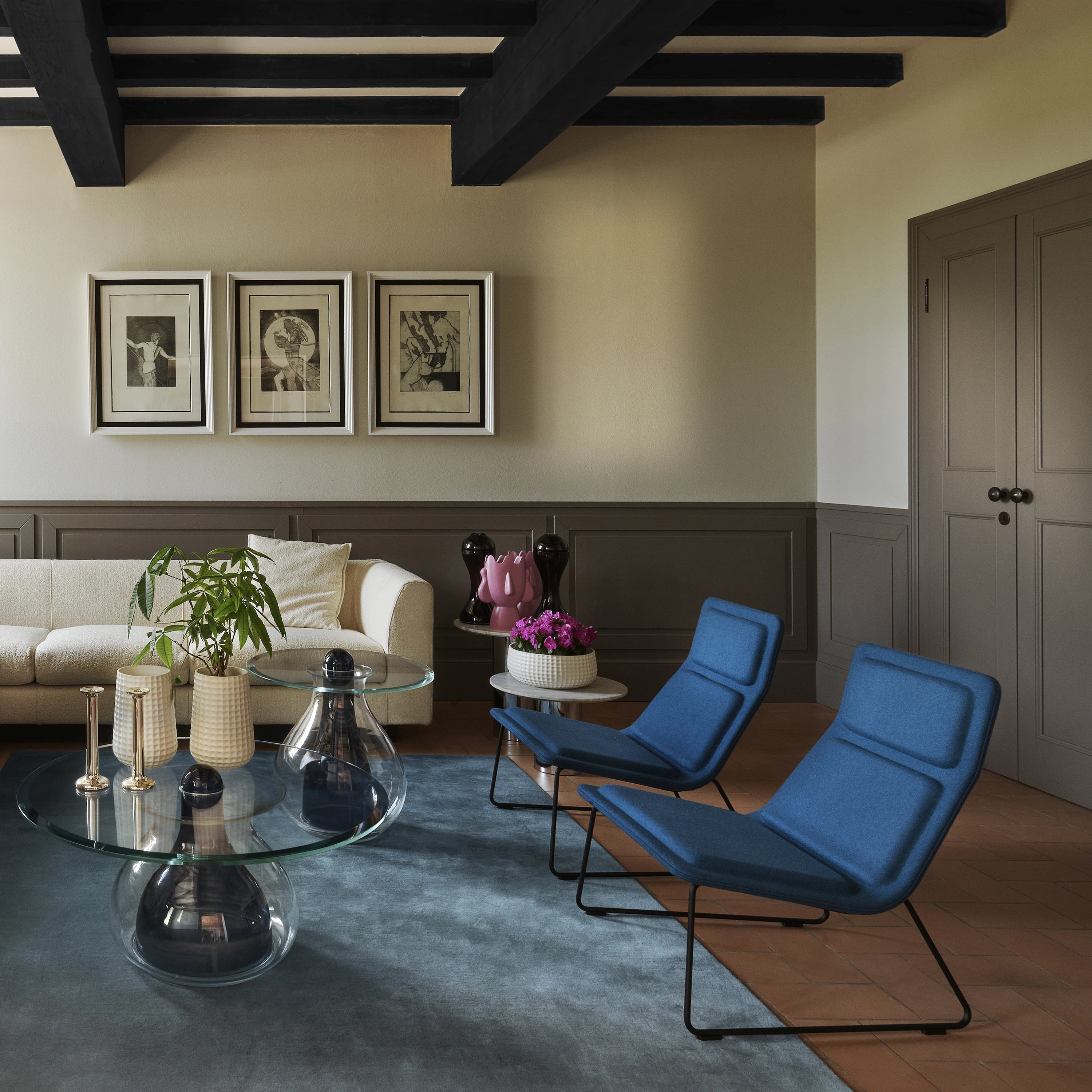 Low Pad Chair - Image 18