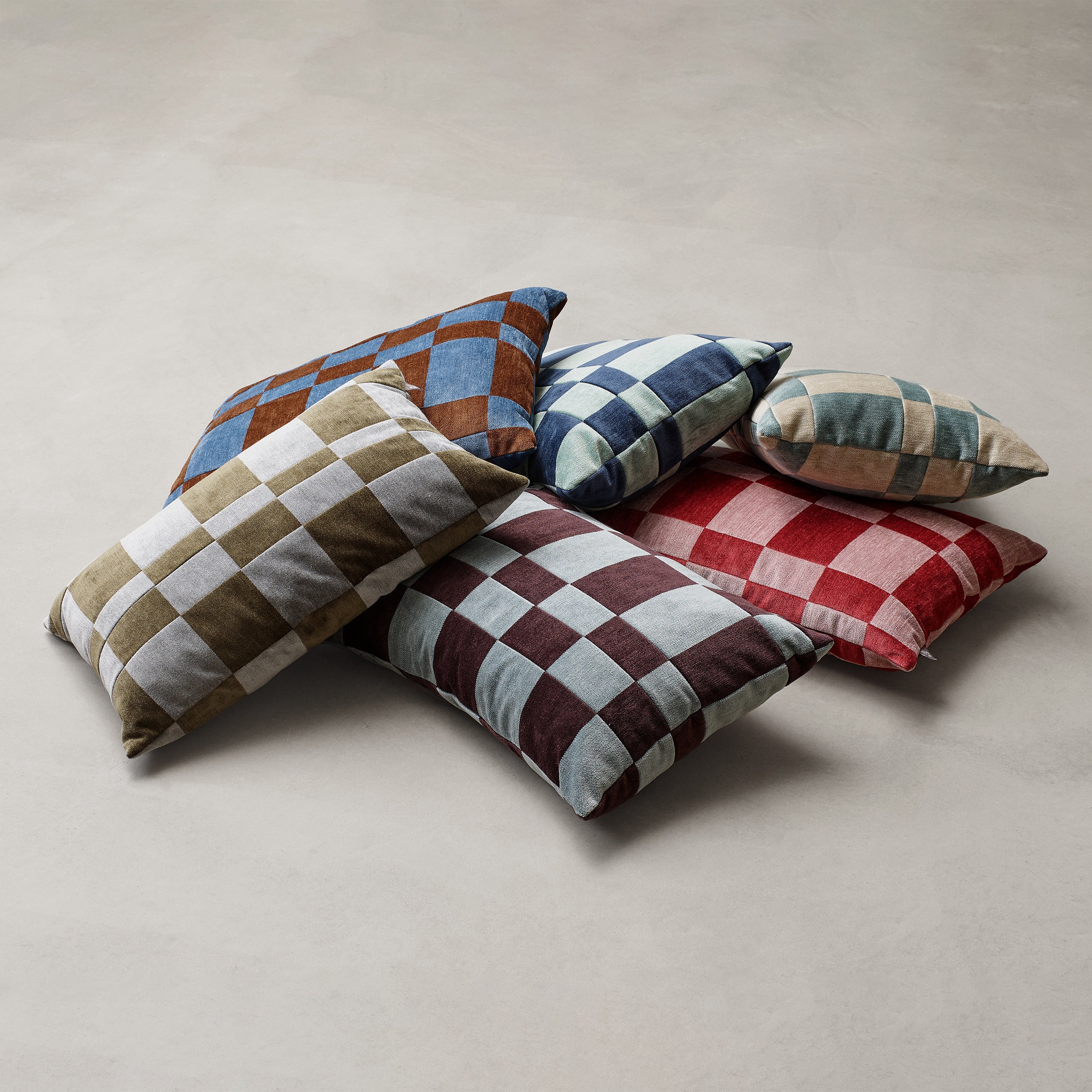 Luna Lumbar Pillow - Image 10