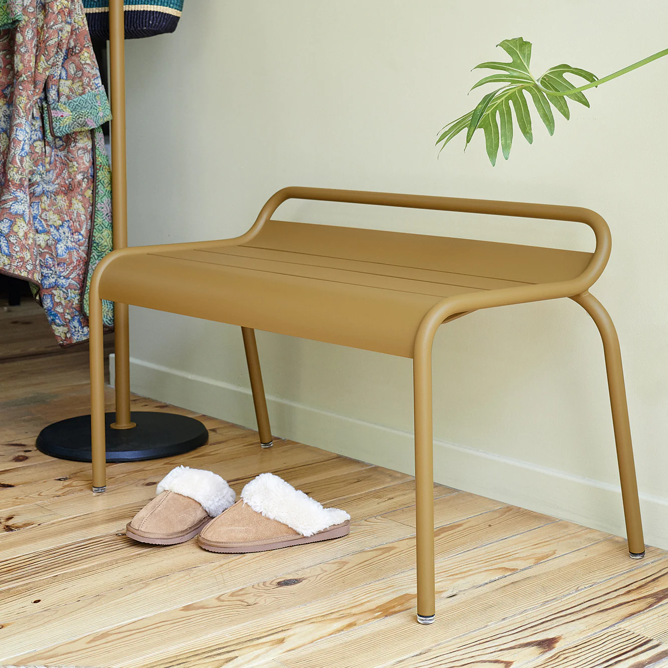 Luxembourg Compact Outdoor Bench - Image 31