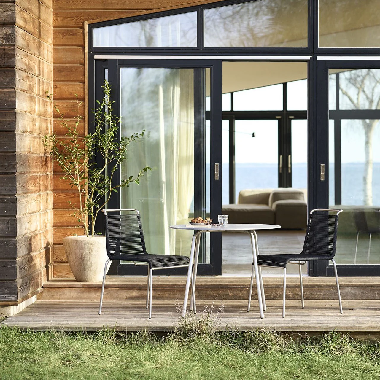 M21 Teglgaard Round Outdoor Dining Table - Image 2