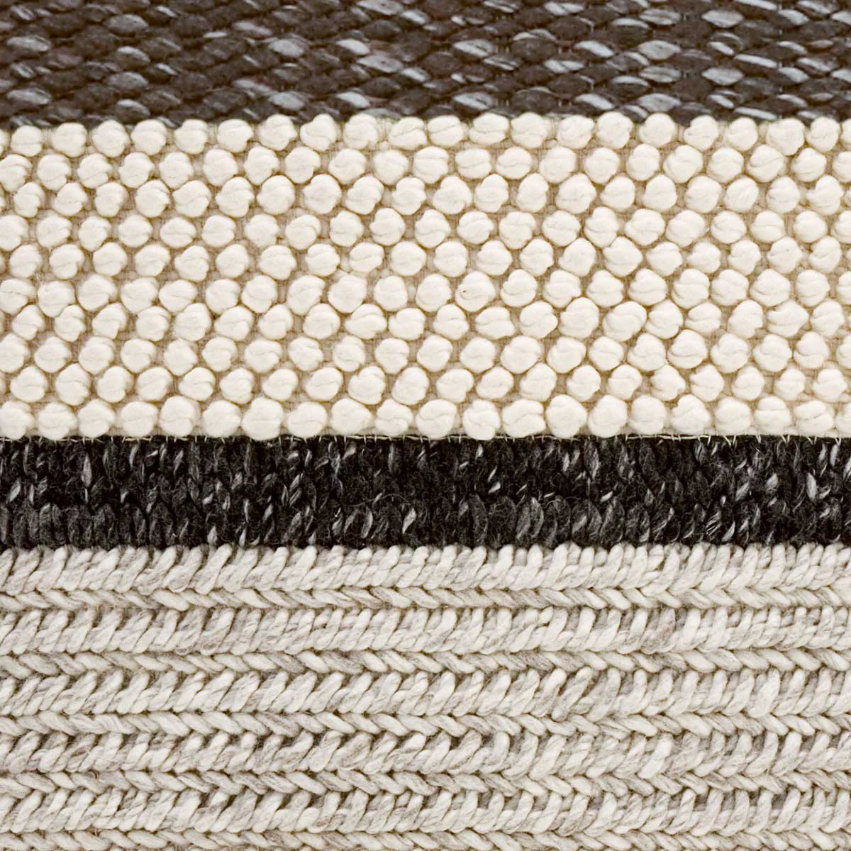 Mangas Pouf - Image 11