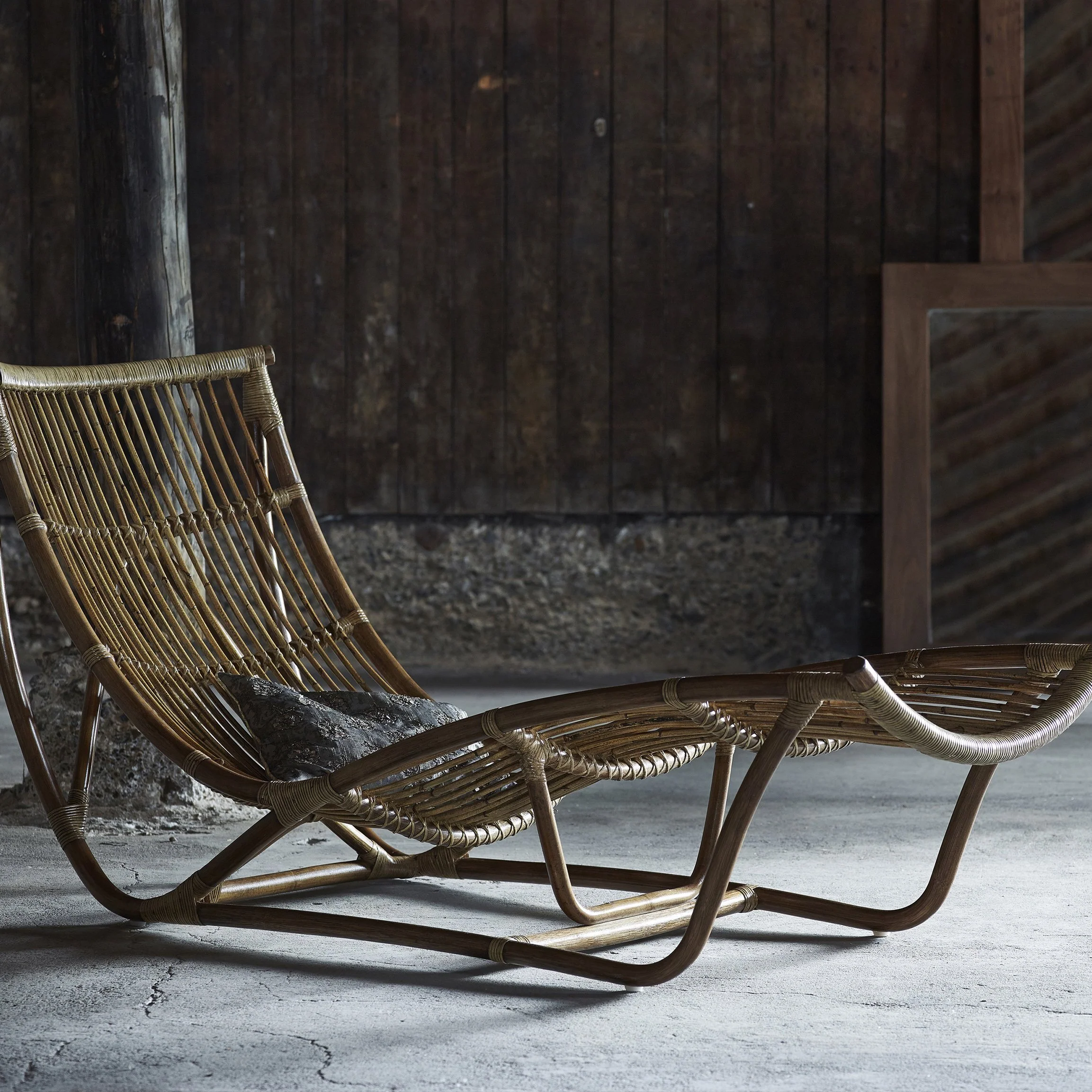 Michelangelo Chaise Lounge - Image 5