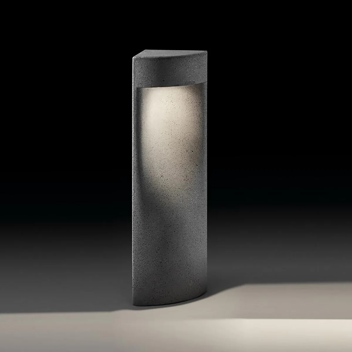 Moai Outdoor Bollard Light - Image 3