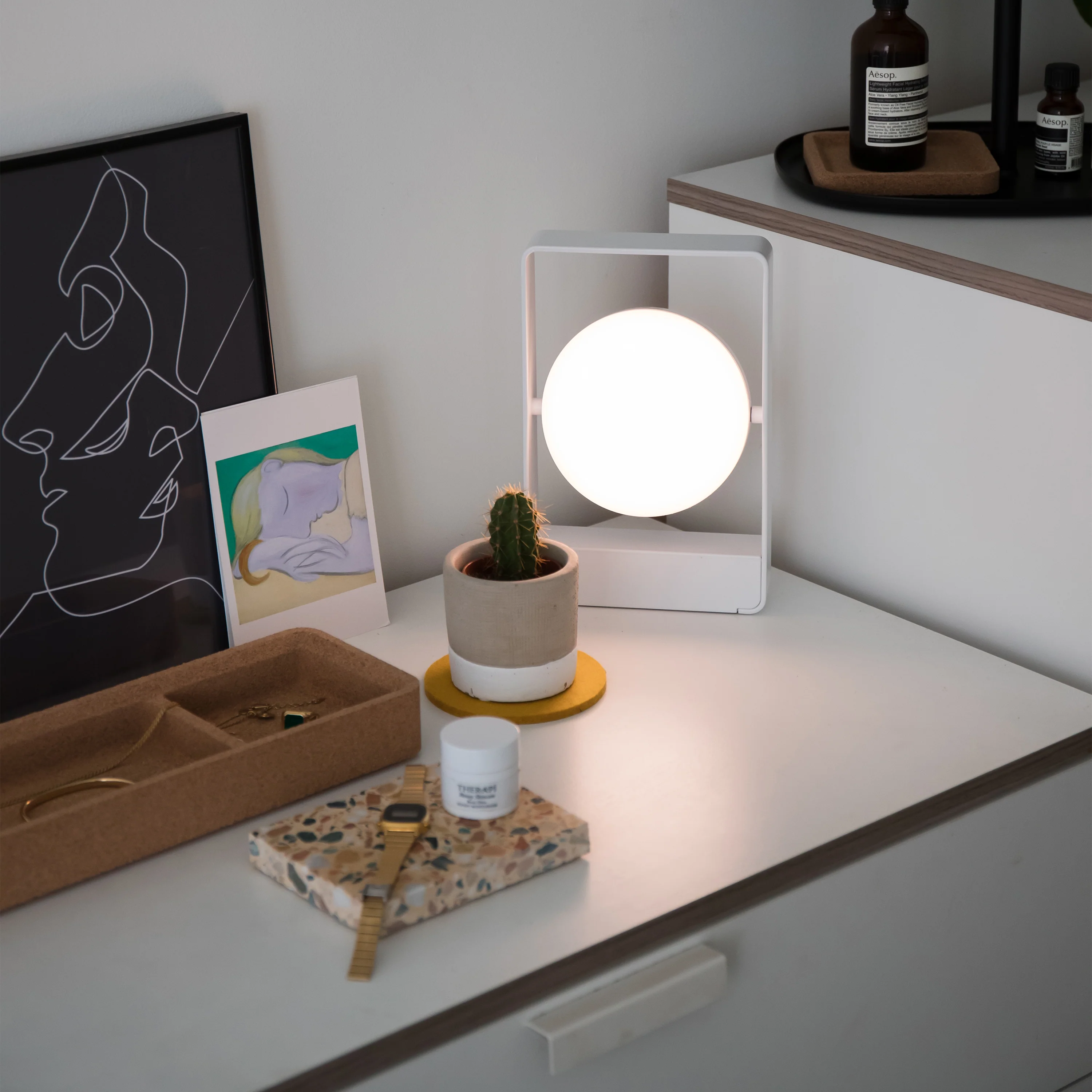 Mouro Portable Table Lamp - Image 4