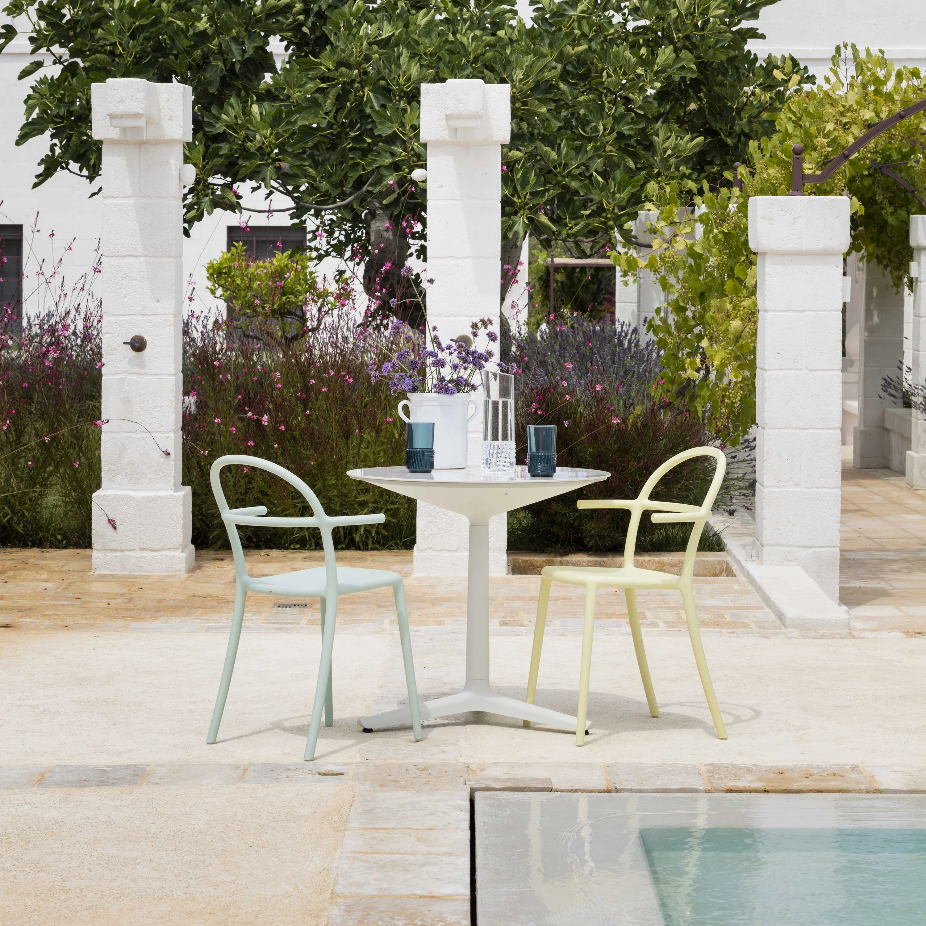 Multiplo Round Cafe Table - Image 16