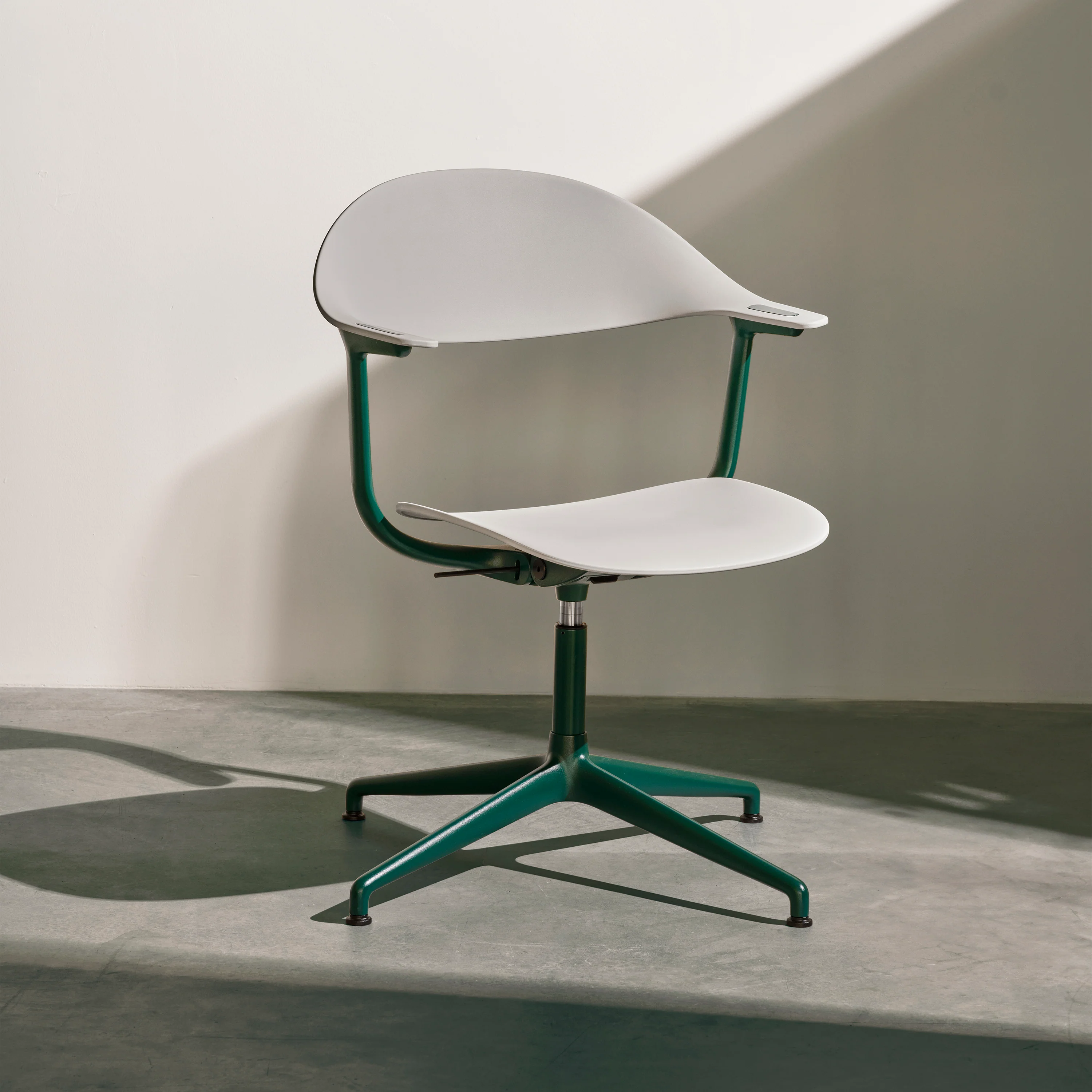 Mynt Plastic Task Chair - Image 2