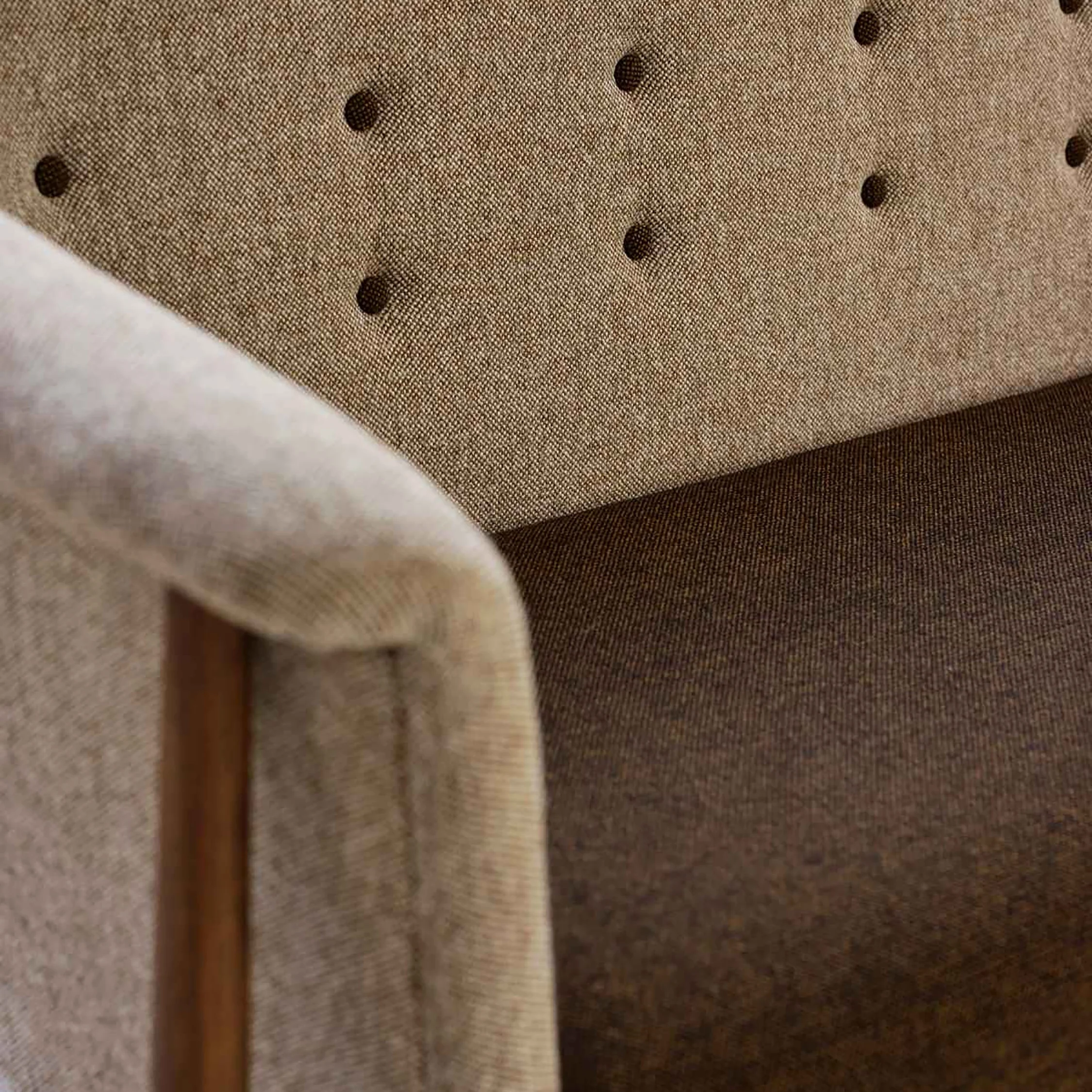 ND52 Vita Sofa - Image 15