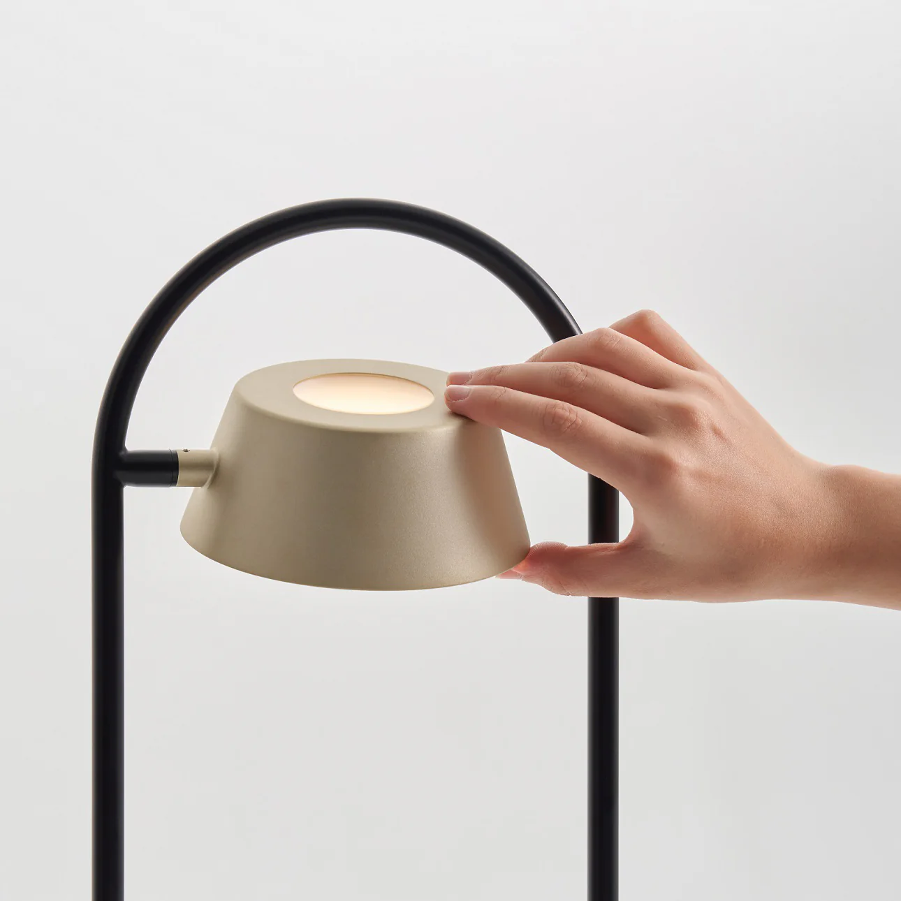 OLO Ring Table Lamp - Image 7